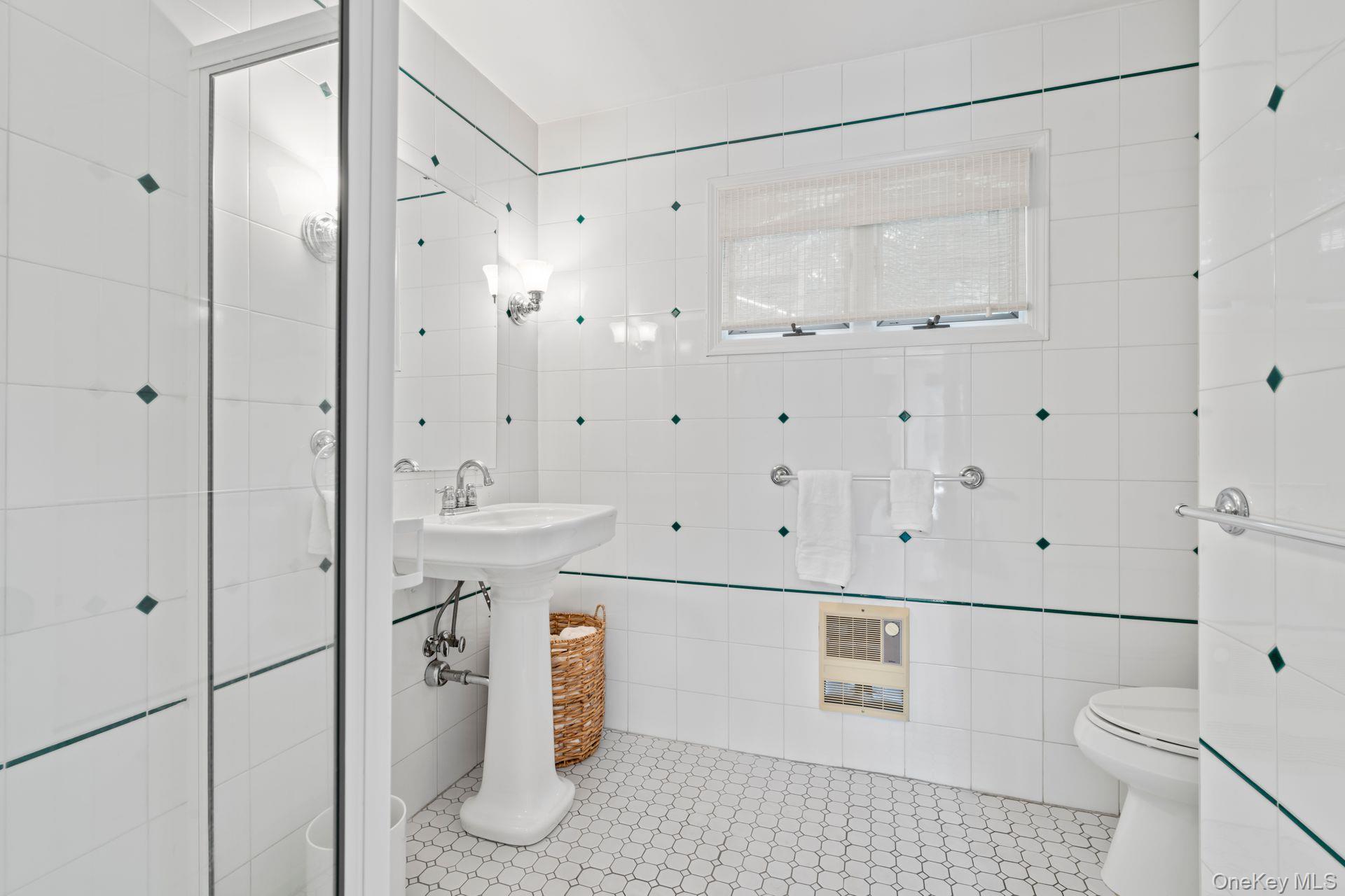 #10 photo, 32 Hennessey Drive, Huntington , NY 11743