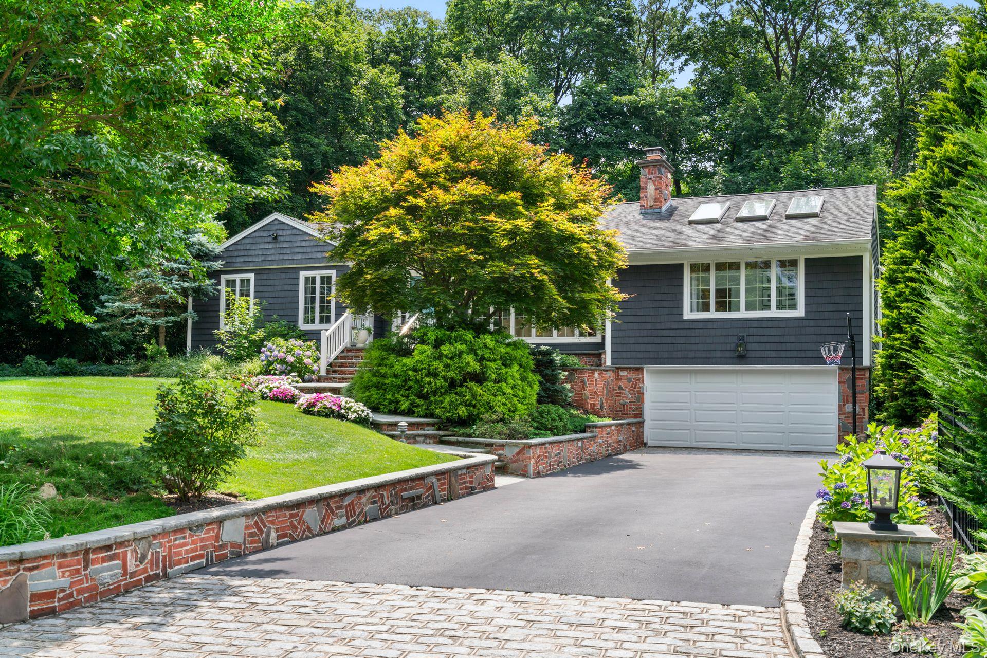 #2 photo, 32 Hennessey Drive, Huntington , NY 11743