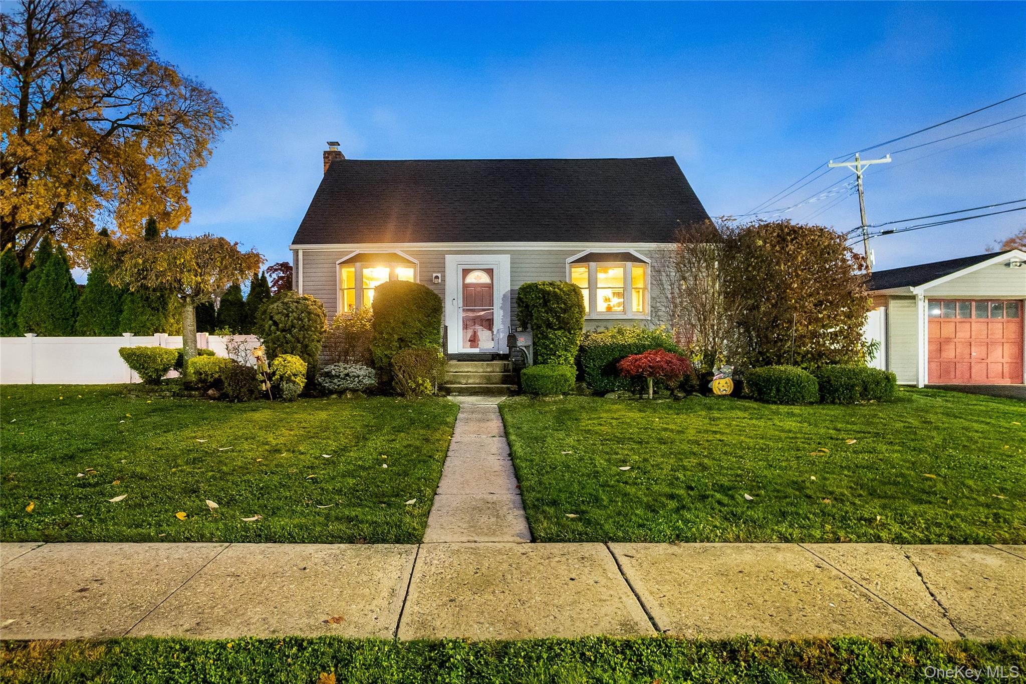 #1 photo, 186 Robin Place, Levittown , NY 11756