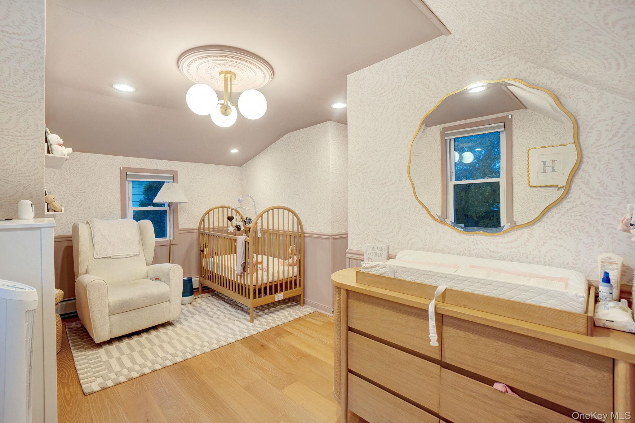 #16 photo, 186 Robin Place, Levittown , NY 11756