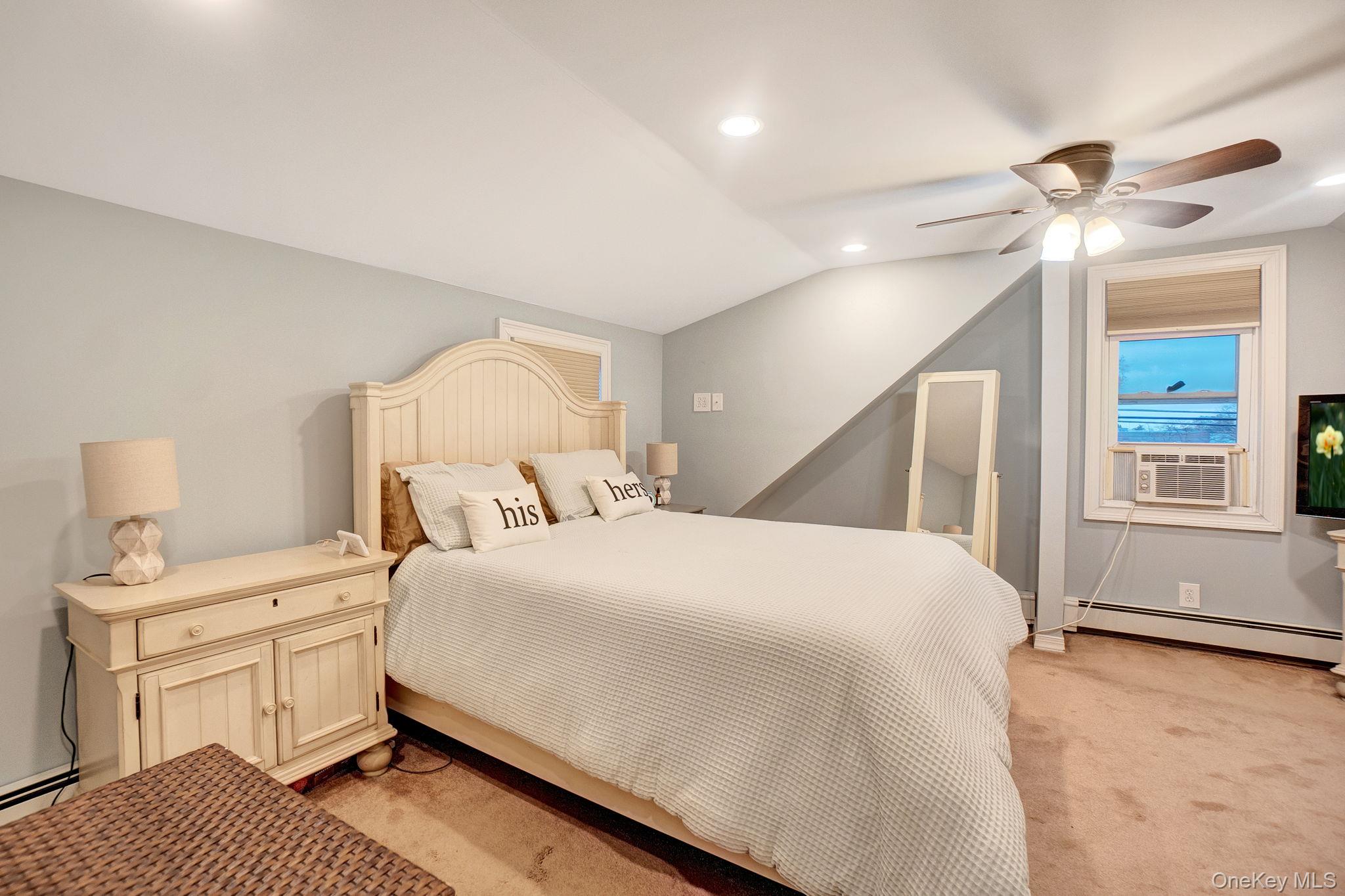 #18 photo, 186 Robin Place, Levittown , NY 11756