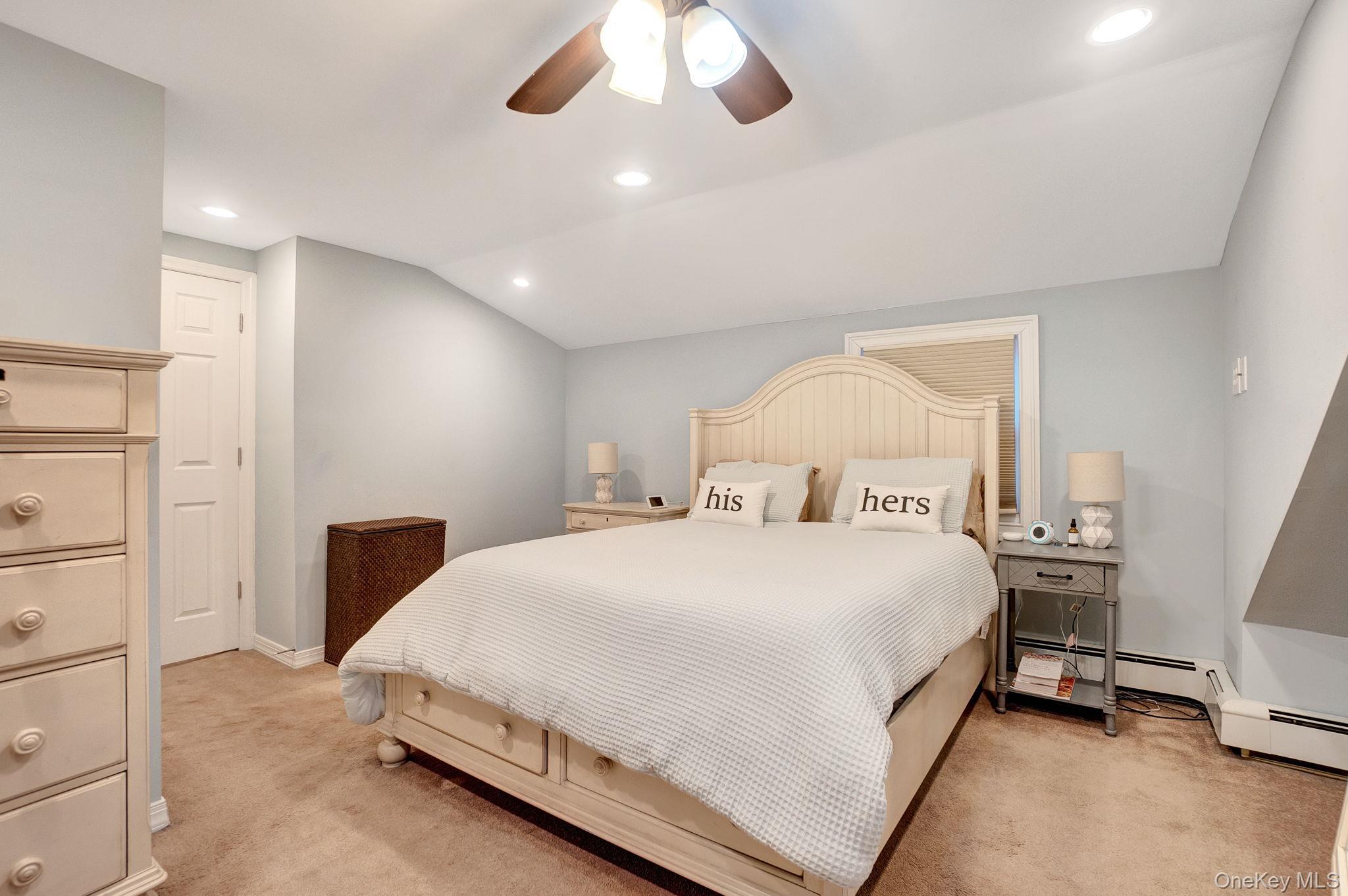 #20 photo, 186 Robin Place, Levittown , NY 11756