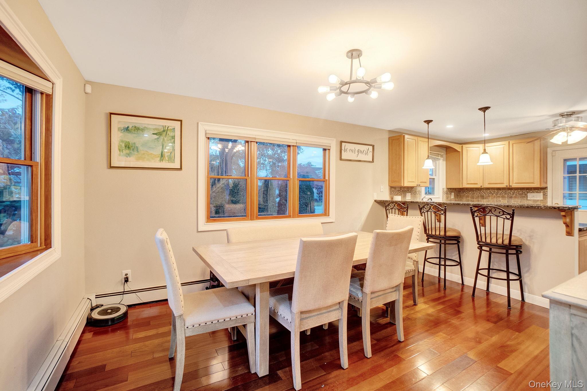 #6 photo, 186 Robin Place, Levittown , NY 11756