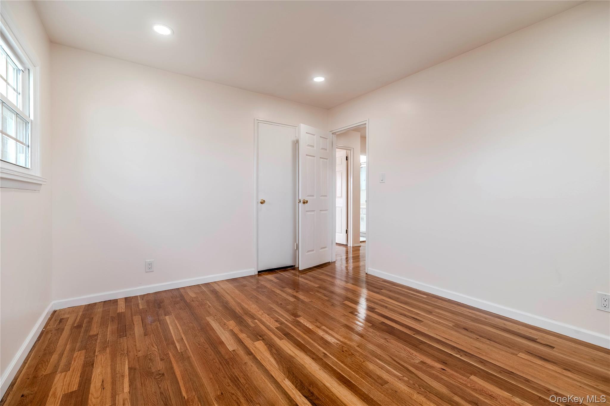 #16 photo, 15 Albany Street, Hicksville , NY 11801