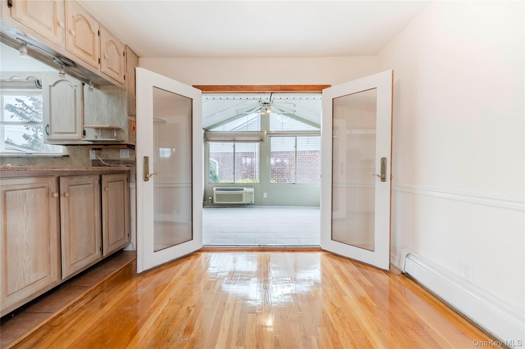 #19 photo, 15 Albany Street, Hicksville , NY 11801