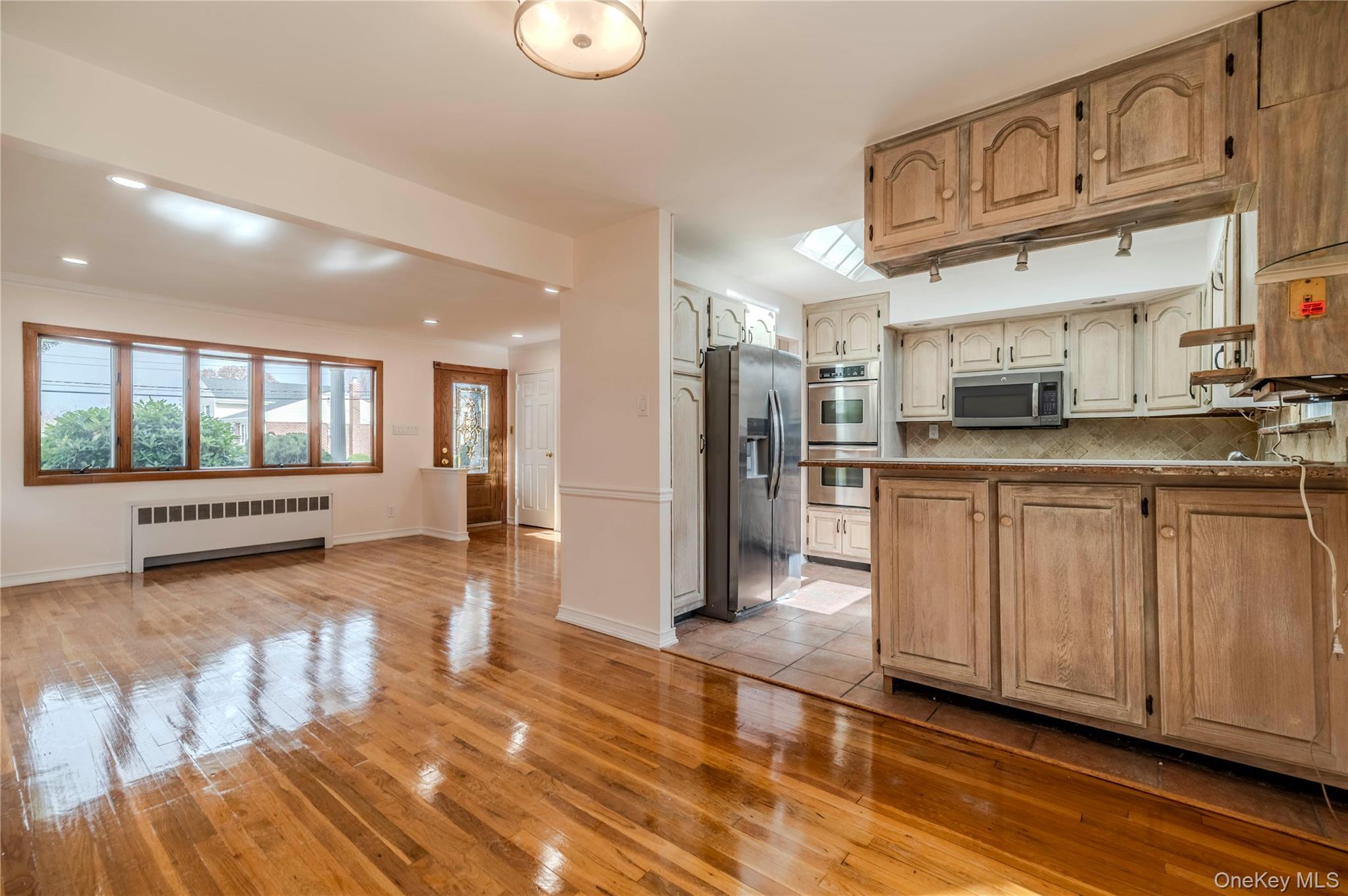 #8 photo, 15 Albany Street, Hicksville , NY 11801