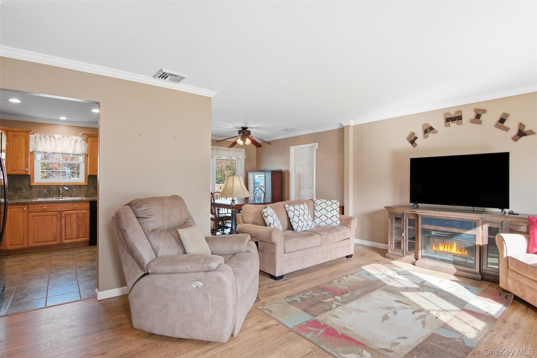 #5 photo, 143 Jamaica Avenue, サフォーク郡 Medford , NY 11763