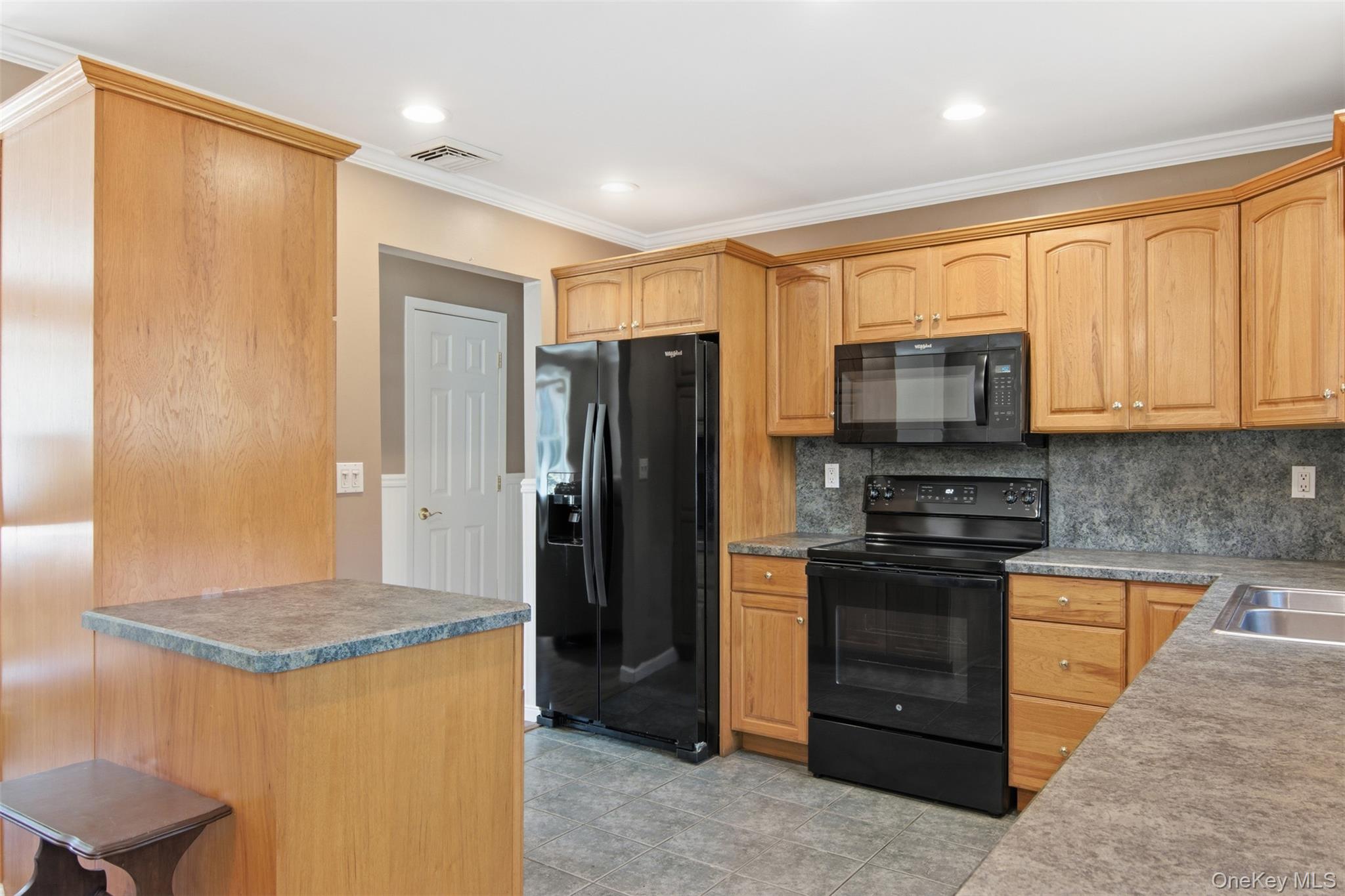 #8 photo, 143 Jamaica Avenue, サフォーク郡 Medford , NY 11763