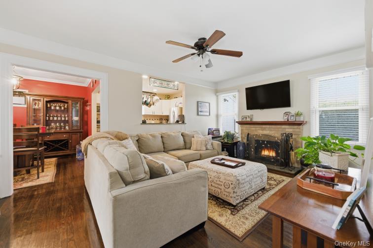 #4 photo, 42 Homecrest Court, Oceanside , NY 11572