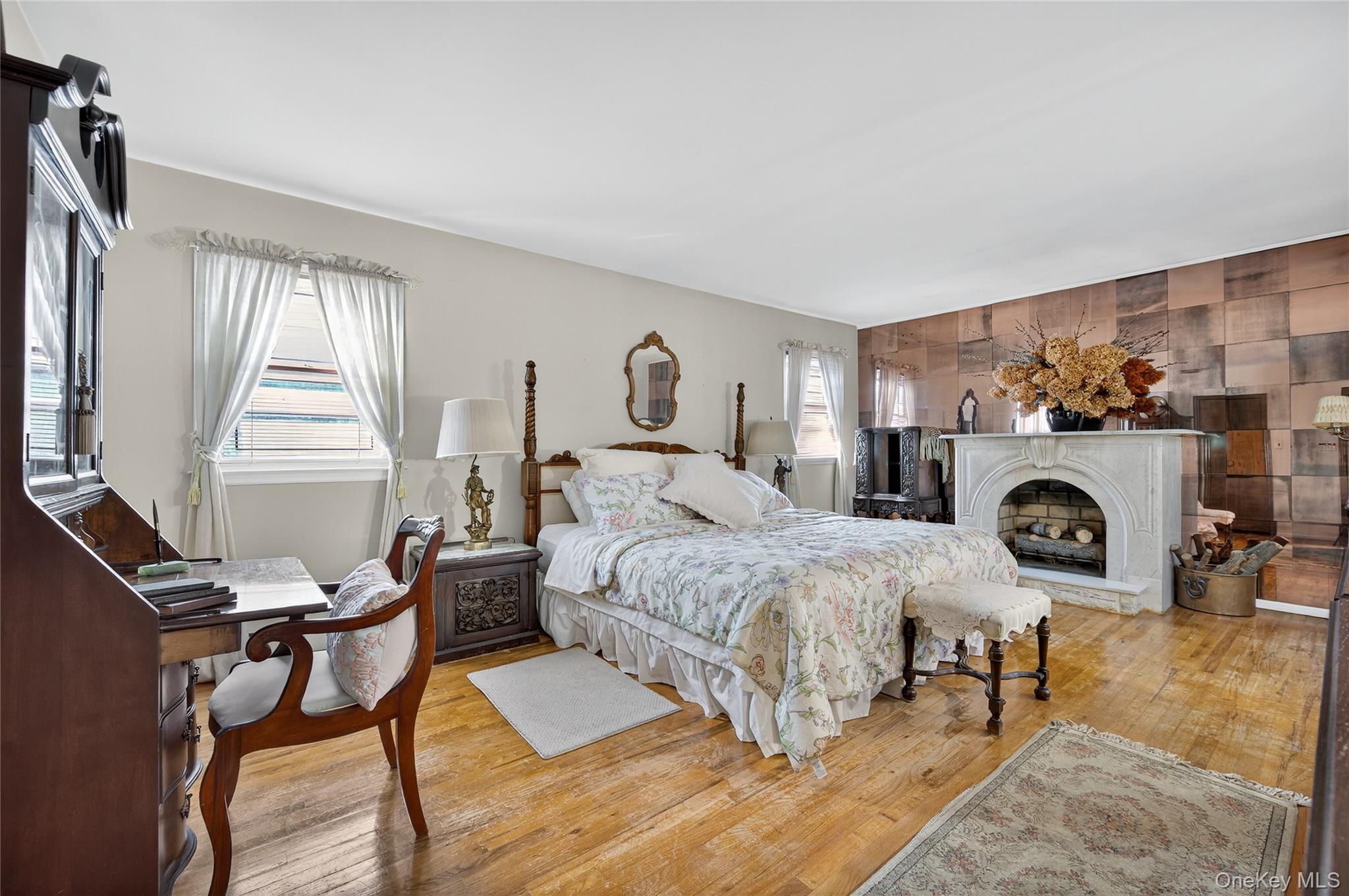 #17 photo, 73 Reed Drive, Roslyn , NY 11576