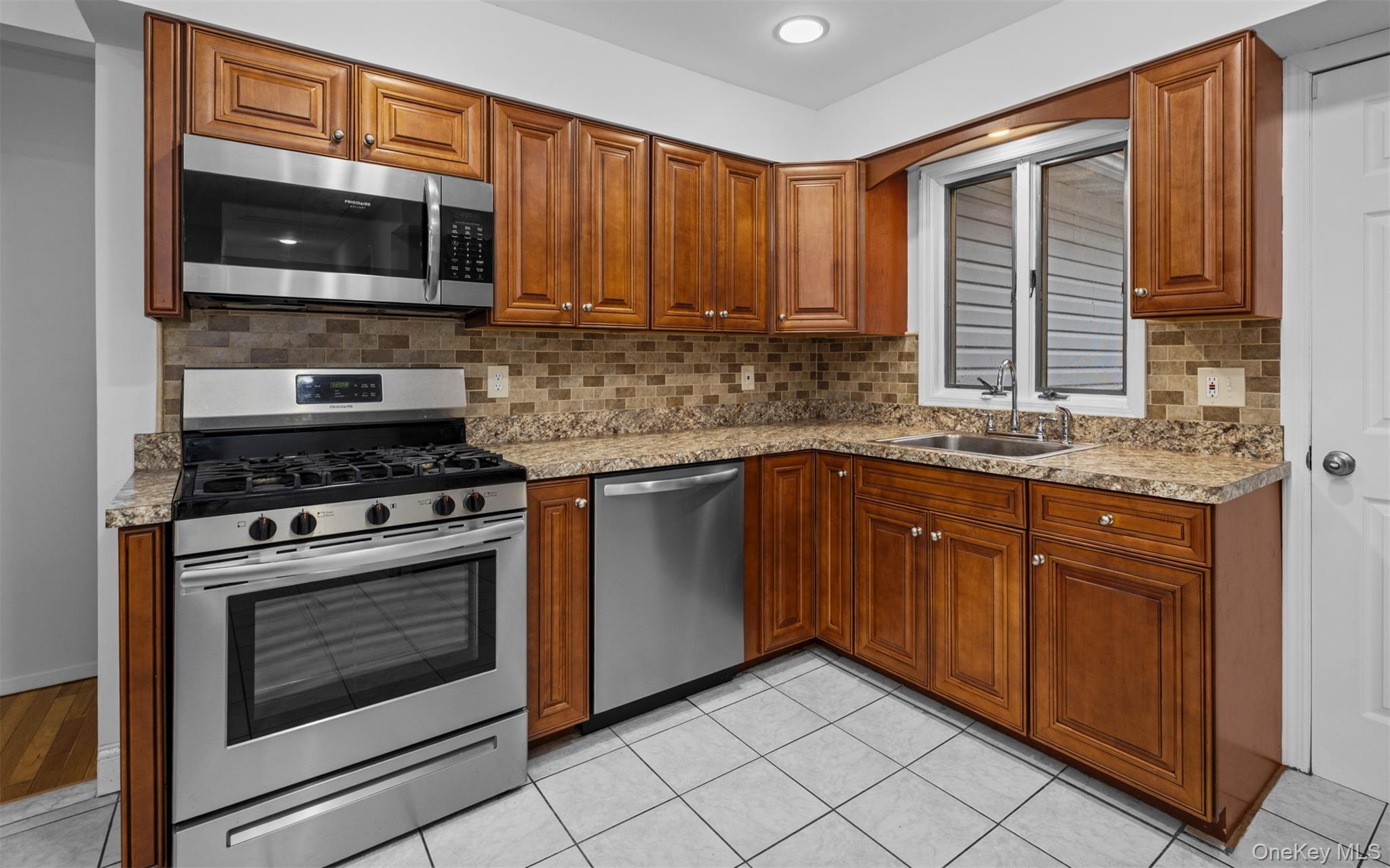 #18 photo, 37 Pond Lane, Ridge , NY 11961