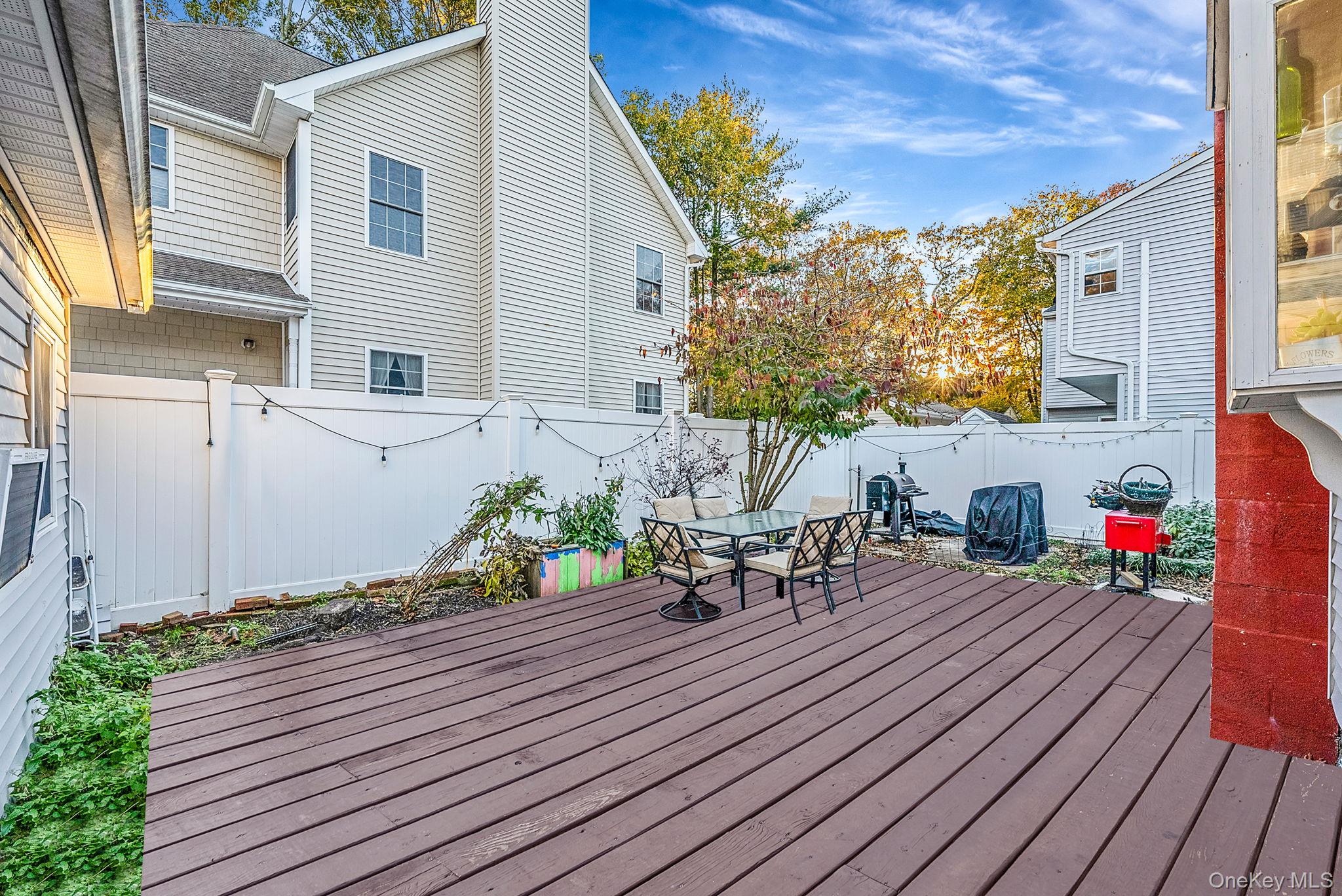 #5 photo, 16 Lyda Drive, Nesconset , NY 11767