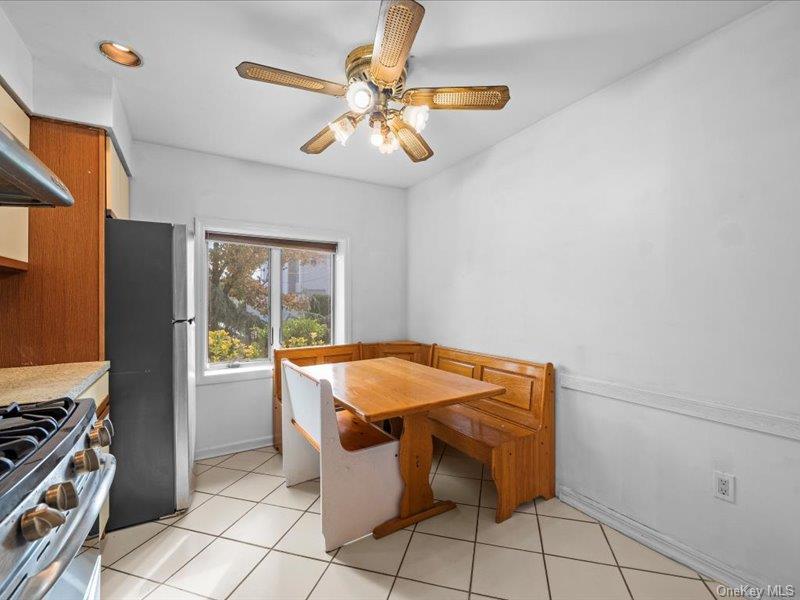 #13 photo, 31 Broadmoor Lane, Westbury , NY 11590