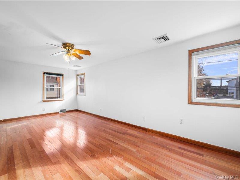 #17 photo, 31 Broadmoor Lane, Westbury , NY 11590