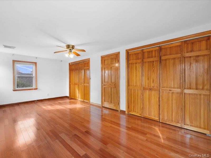 #18 photo, 31 Broadmoor Lane, Westbury , NY 11590