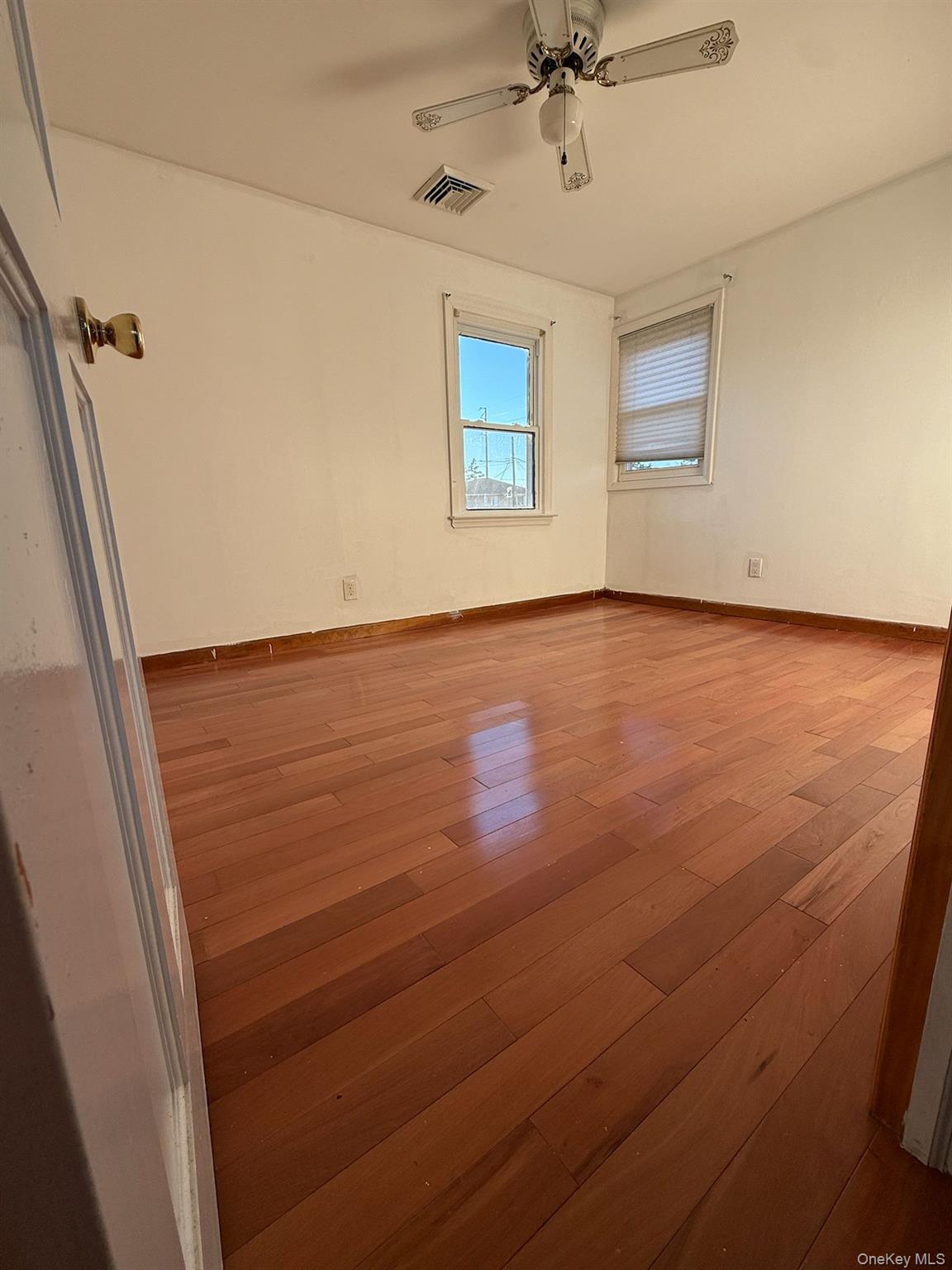 #6 photo, 31 Broadmoor Lane, Westbury , NY 11590