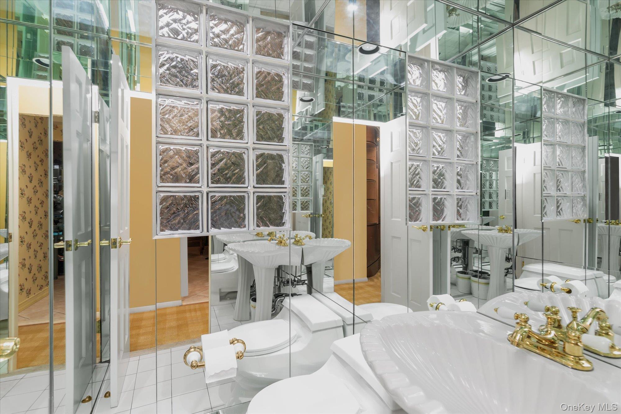 #11 photo, 19 Dell Drive, East Rockaway , NY 11518