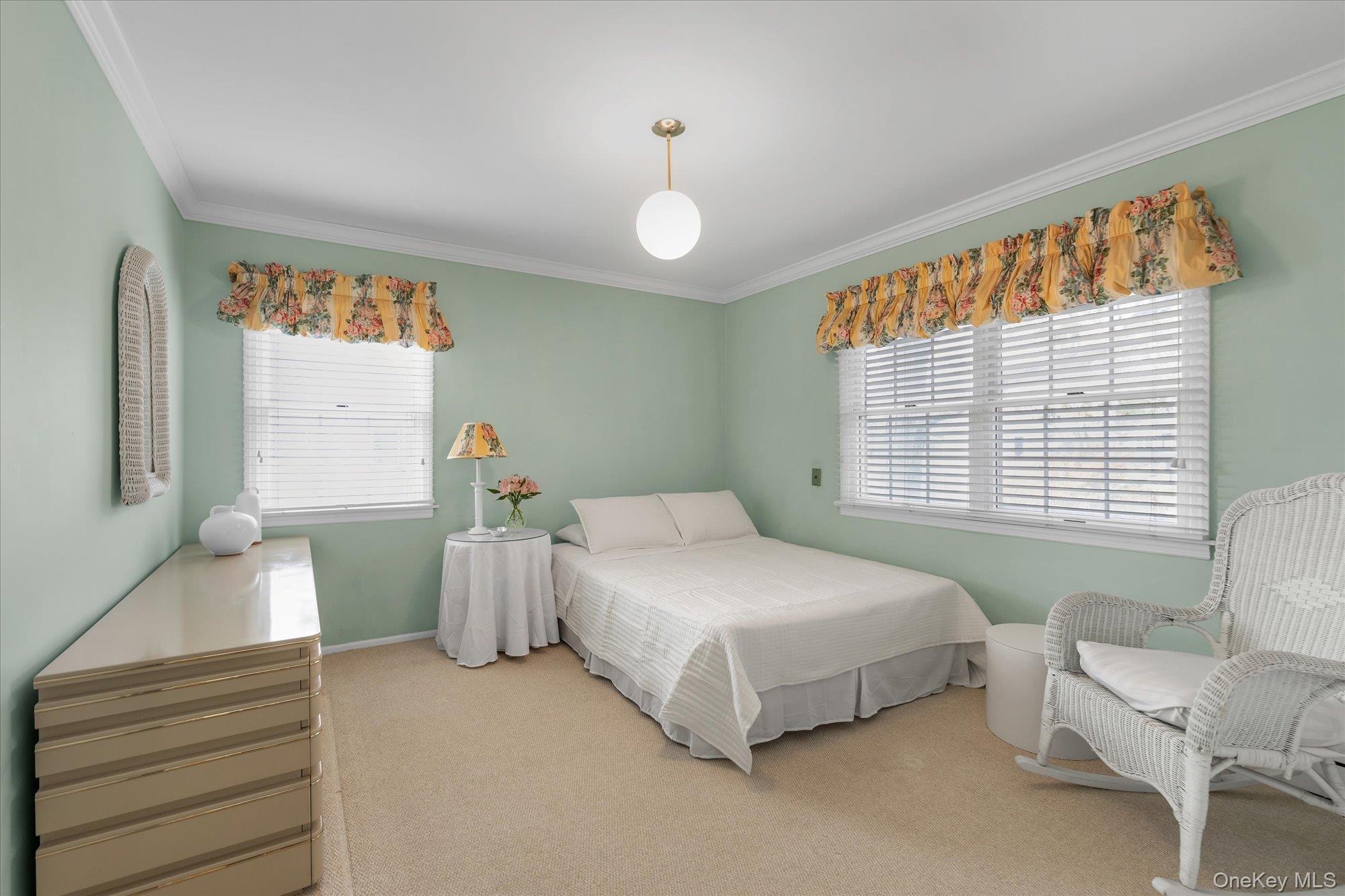 #17 photo, 19 Dell Drive, East Rockaway , NY 11518