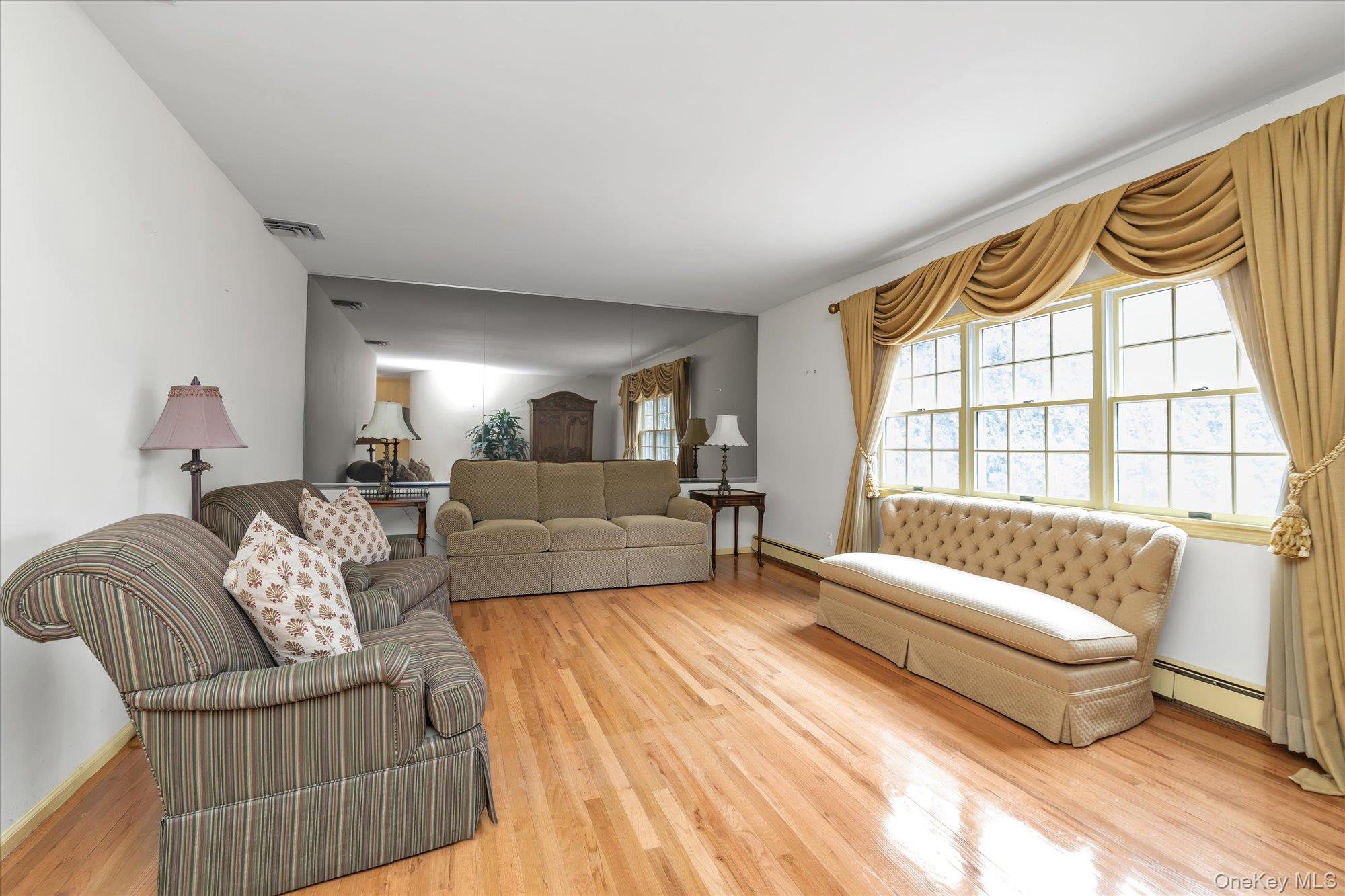 #4 photo, 19 Dell Drive, East Rockaway , NY 11518