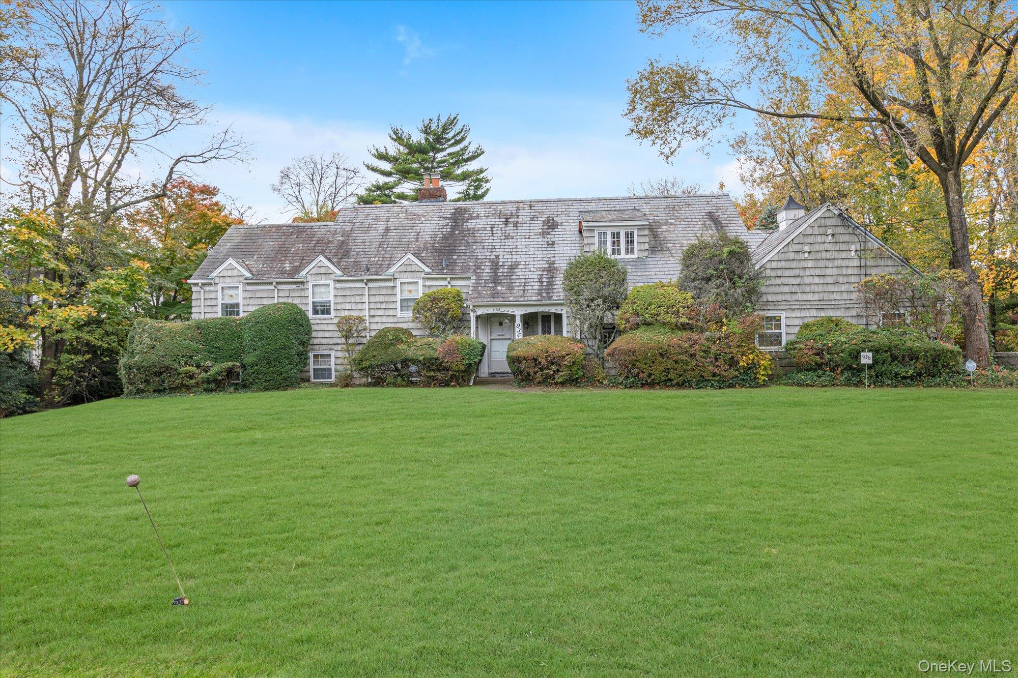 #1 photo, 936 Madison Street, Hewlett Neck , NY 11598