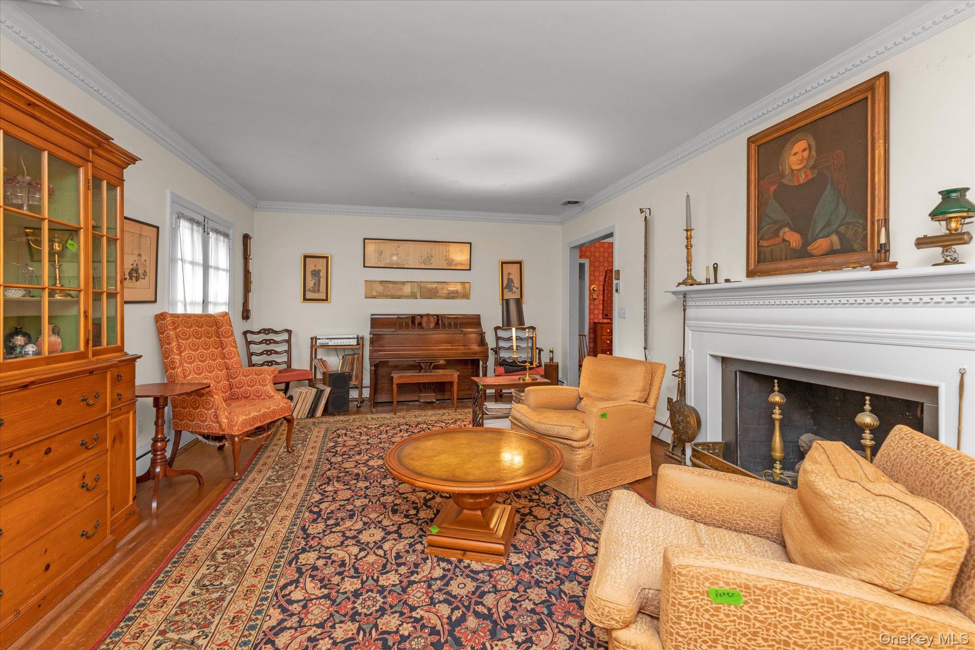 #10 photo, 936 Madison Street, Hewlett Neck , NY 11598