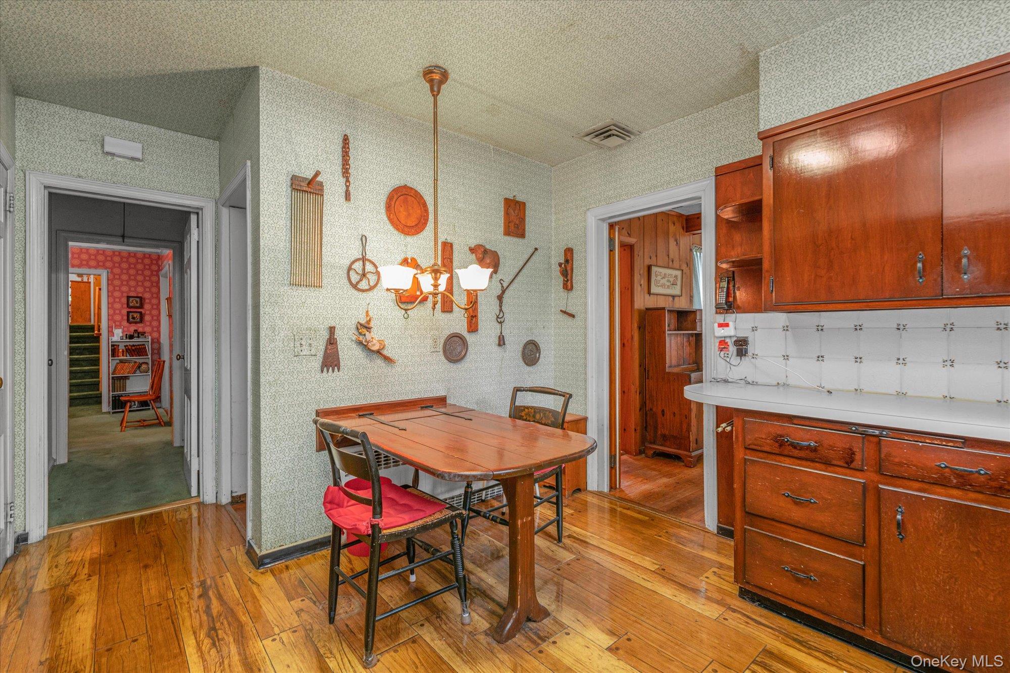 #15 photo, 936 Madison Street, Hewlett Neck , NY 11598