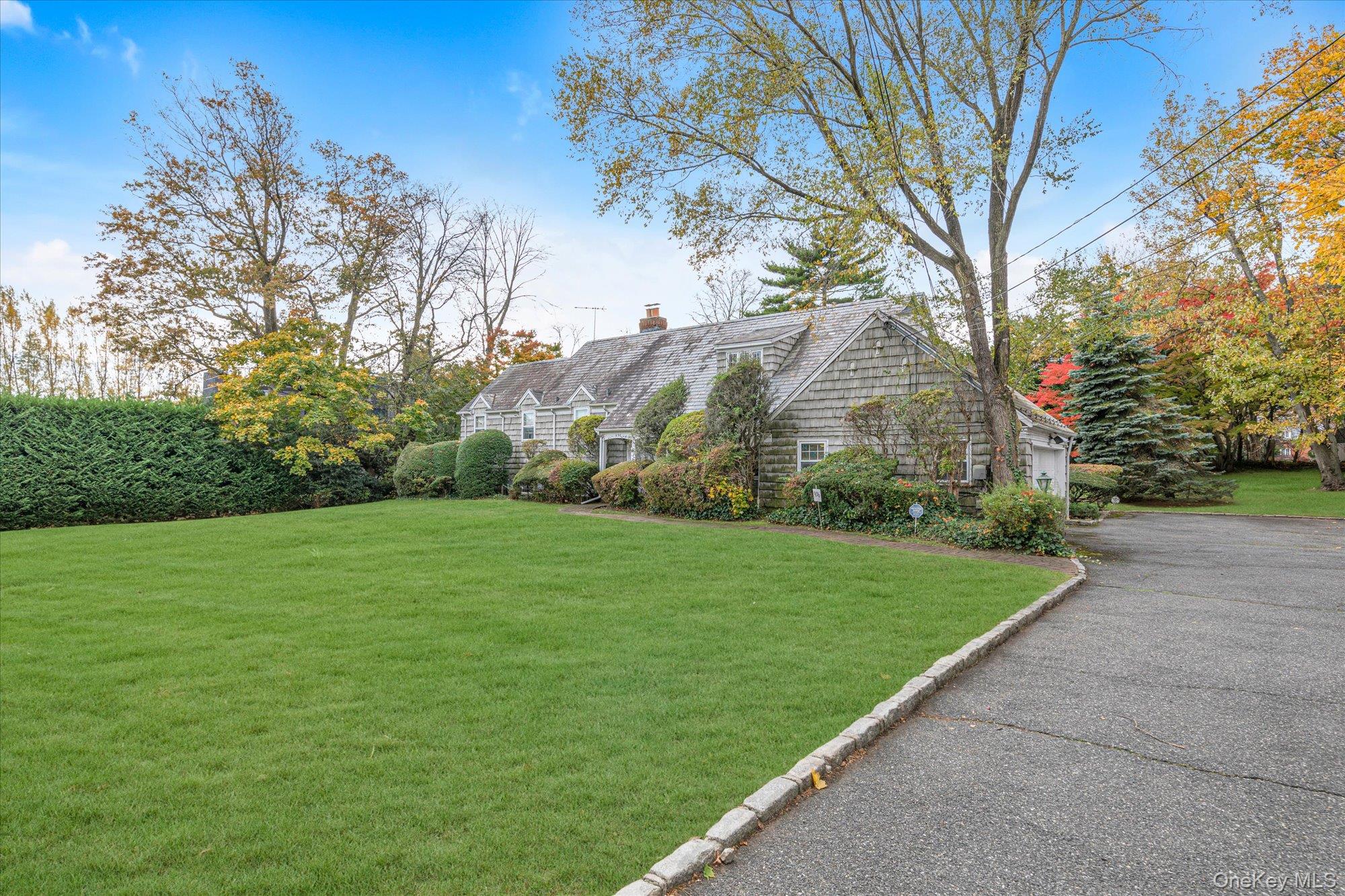 #3 photo, 936 Madison Street, Hewlett Neck , NY 11598