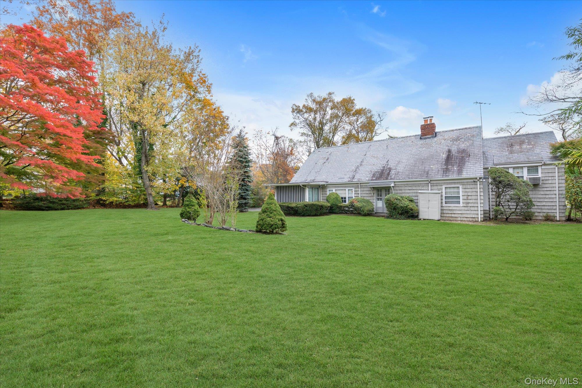 #5 photo, 936 Madison Street, Hewlett Neck , NY 11598