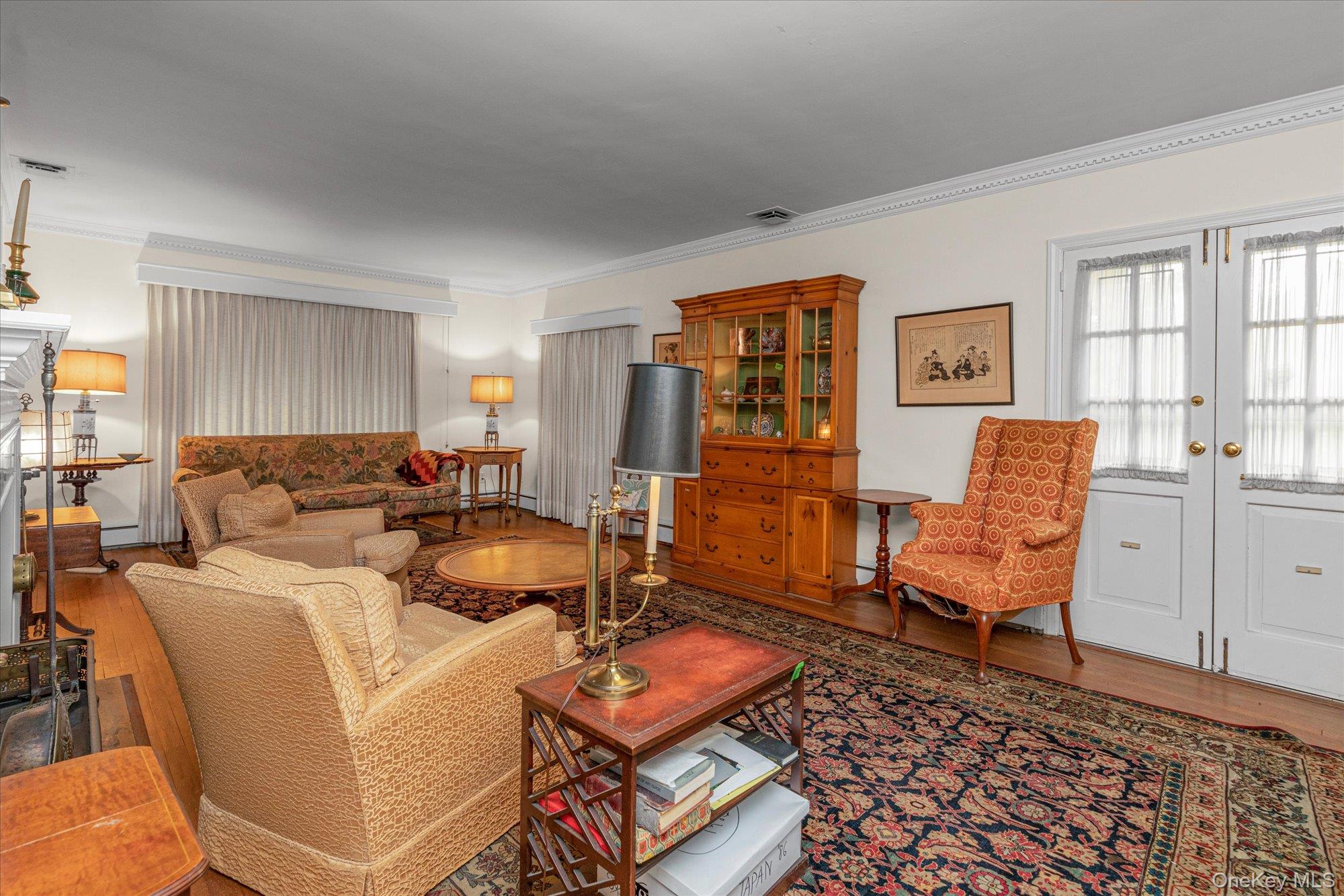 #9 photo, 936 Madison Street, Hewlett Neck , NY 11598