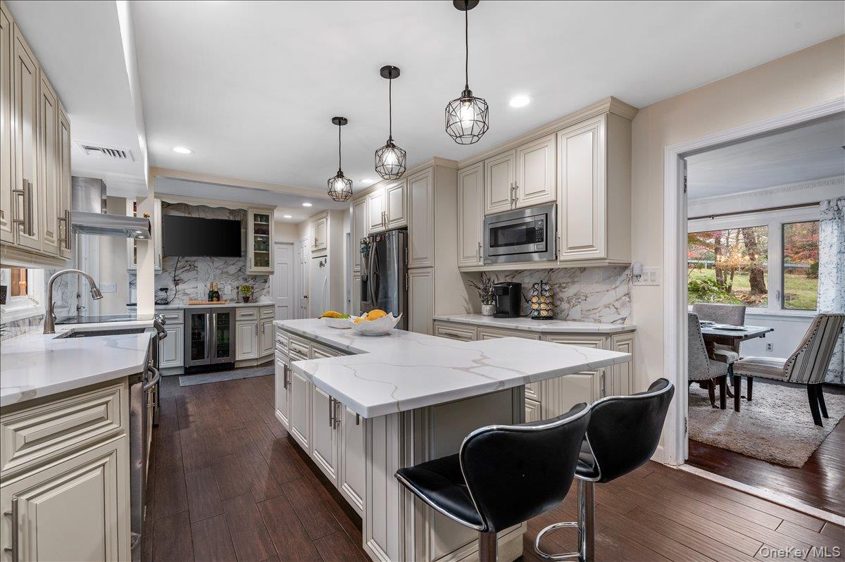 #5 photo, 70 Avery Road, Woodbury , NY 11797