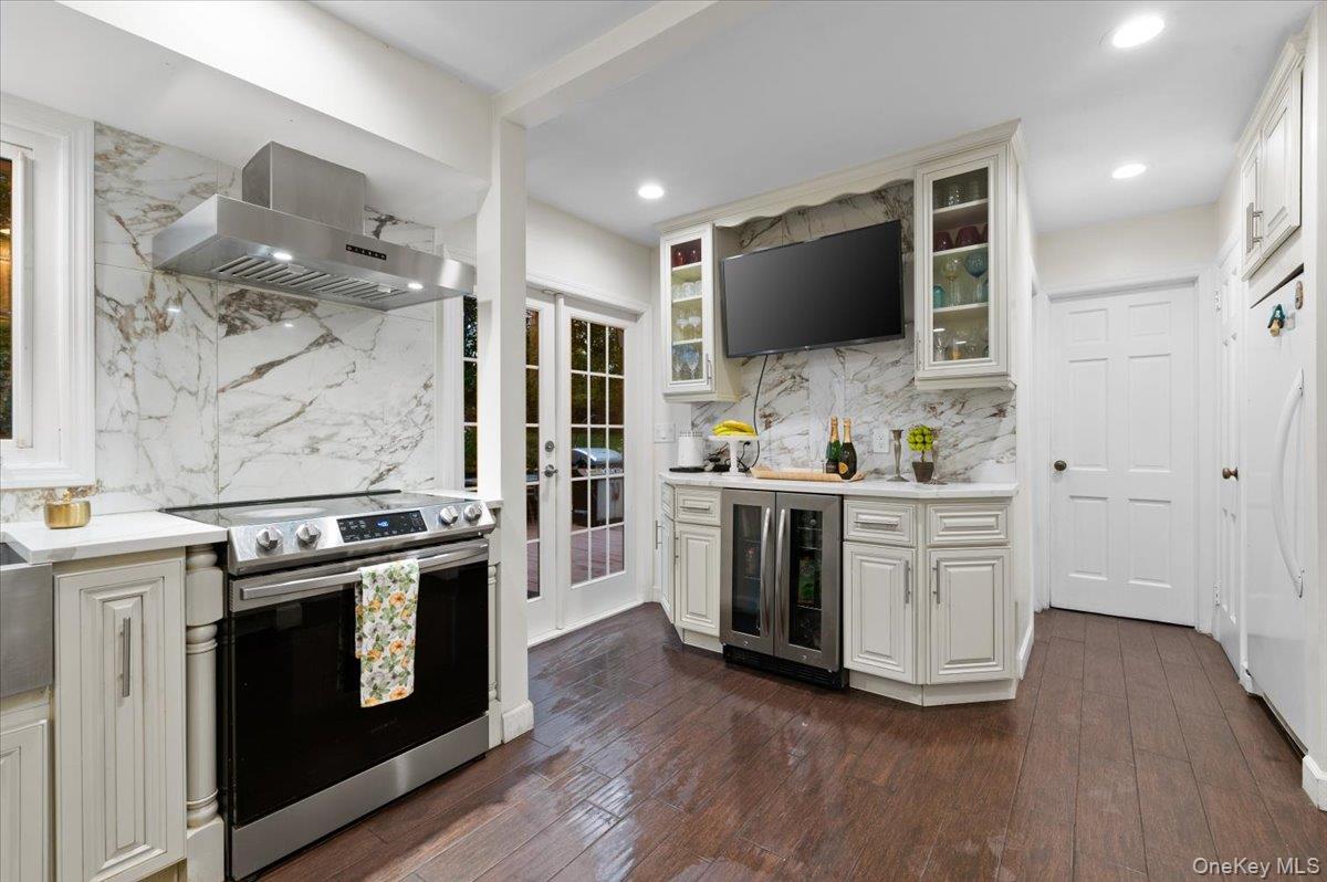 #8 photo, 70 Avery Road, Woodbury , NY 11797