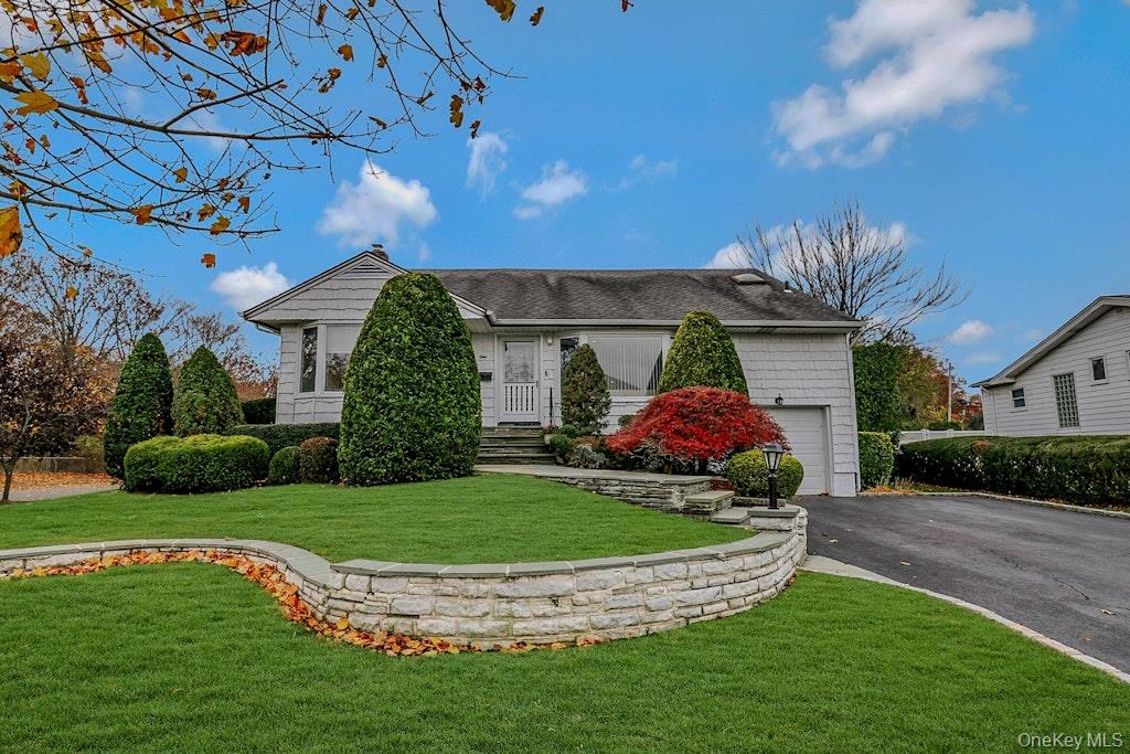 #1 photo, 1 Fulton Place, Jericho , NY 11753