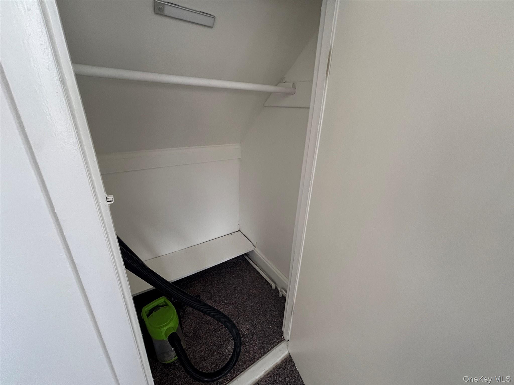 #8 photo, 329 Hamilton Avenue, Hewlett , NY 11557