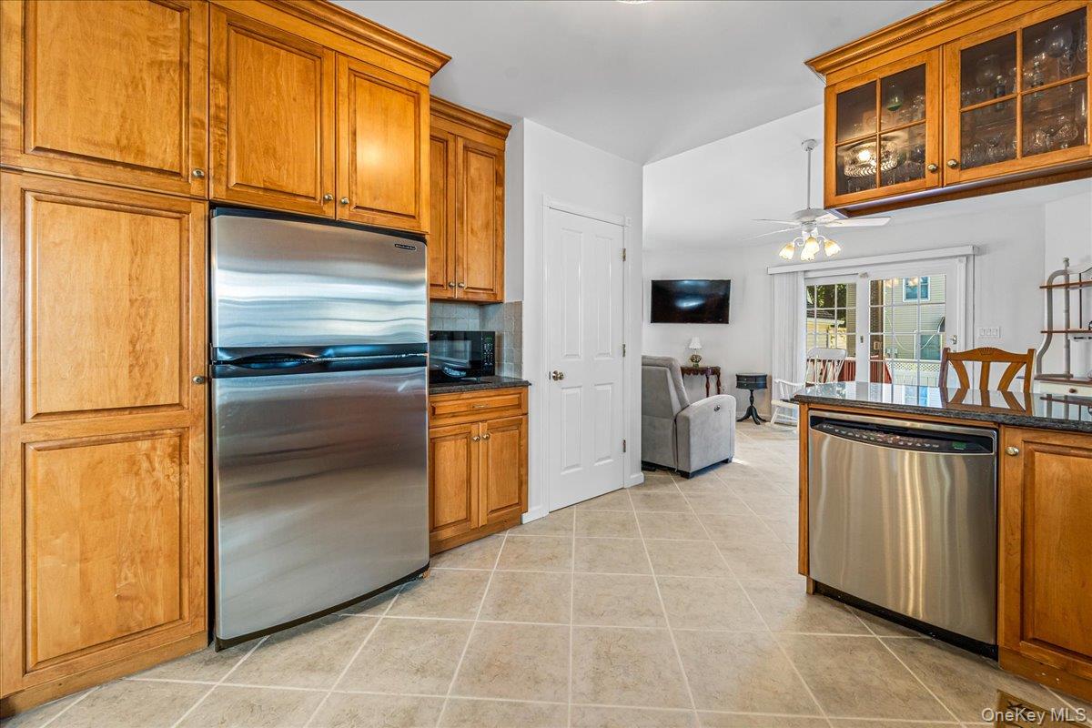 #4 photo, 96 Holland Avenue, Floral Park , NY 11001