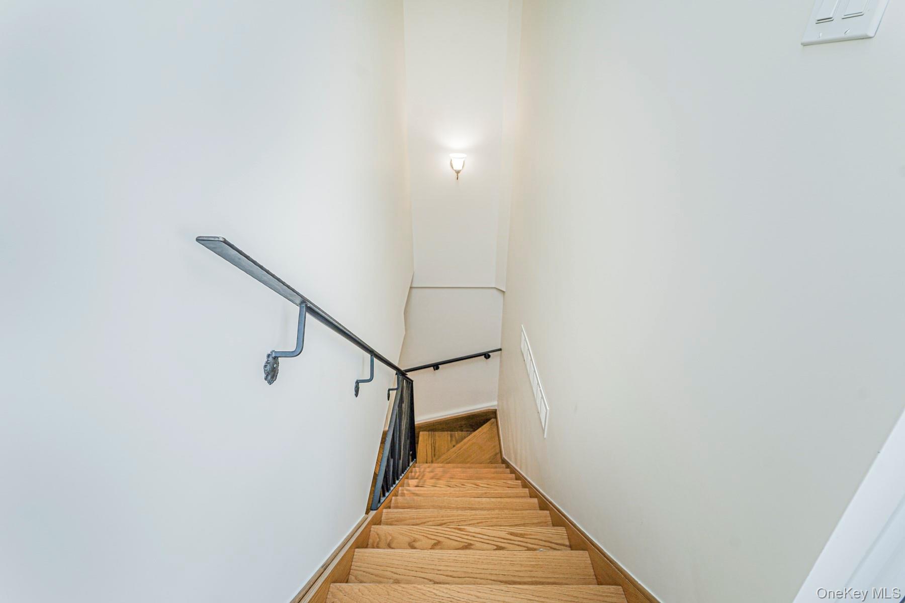 #19 photo, 8794 17 Avenue, 브루클린 Brooklyn , NY 11214