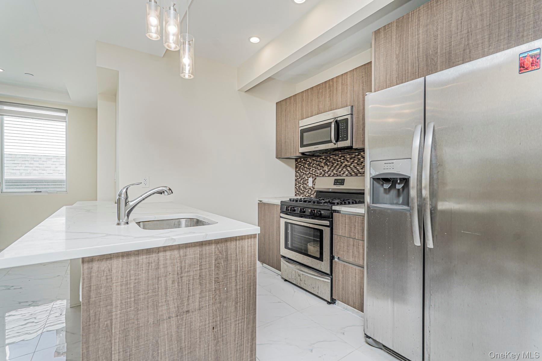 #9 photo, 8794 17 Avenue, 브루클린 Brooklyn , NY 11214