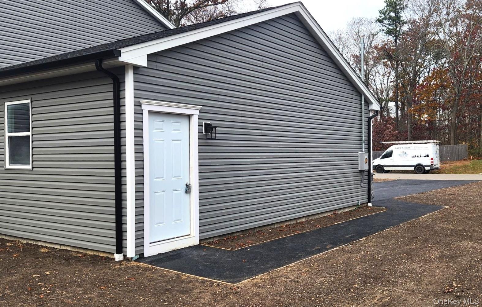 #16 photo, 45 Kingsland Avenue, Shirley , NY 11967