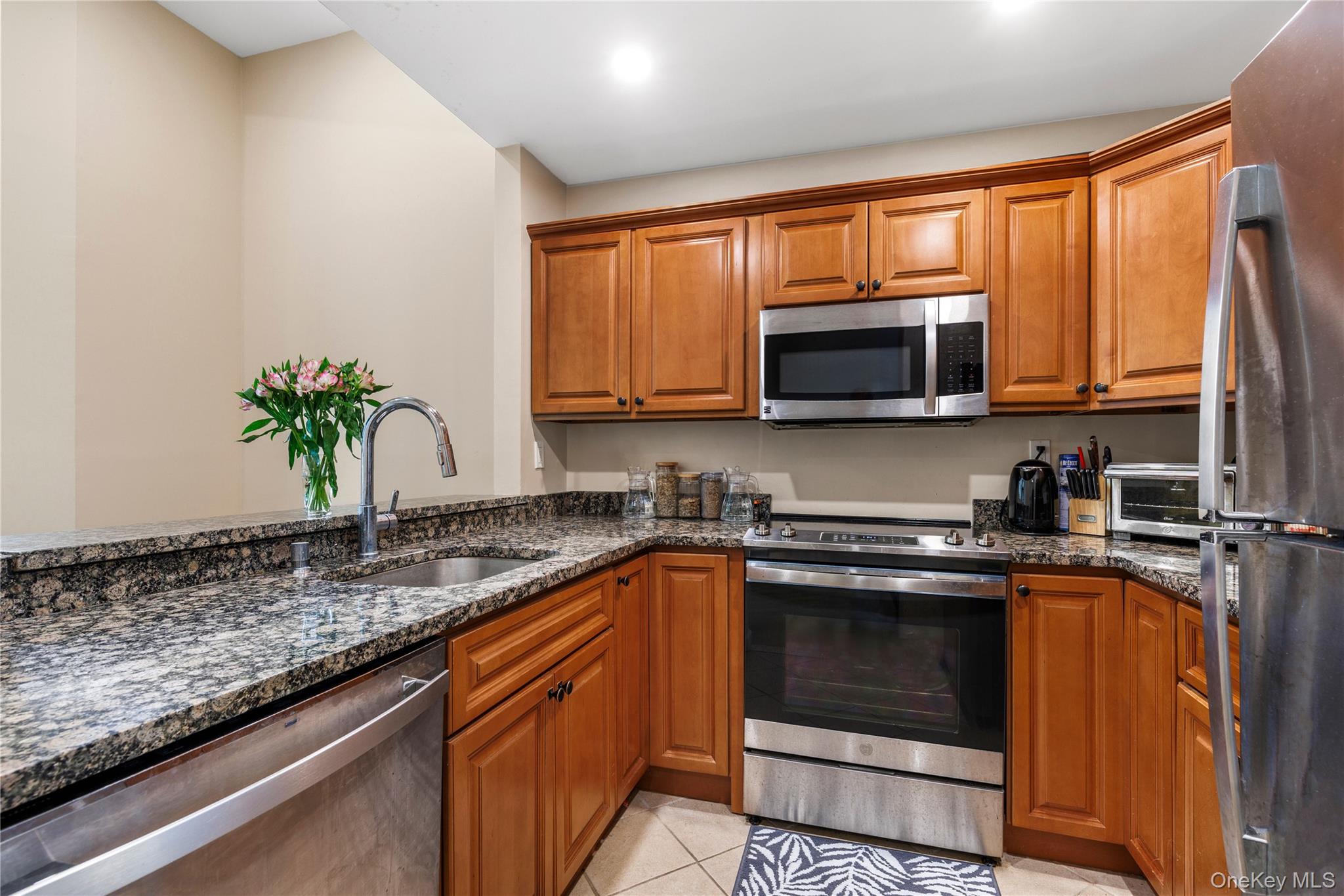 #12 photo, 16 Waterview Estate, Peekskill , NY 10566