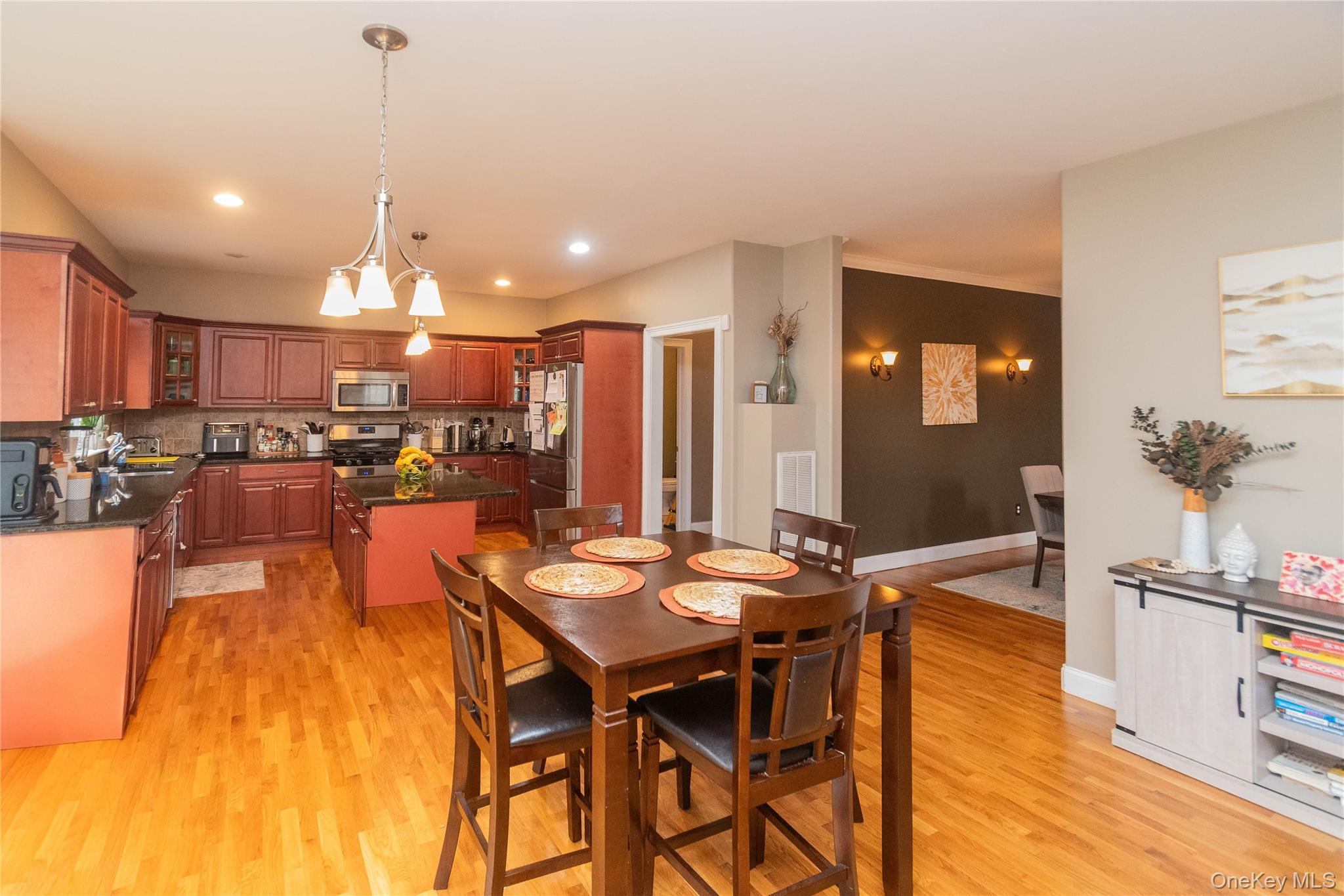 #13 photo, 93 Glen Rock Circle, Highland , NY 12528