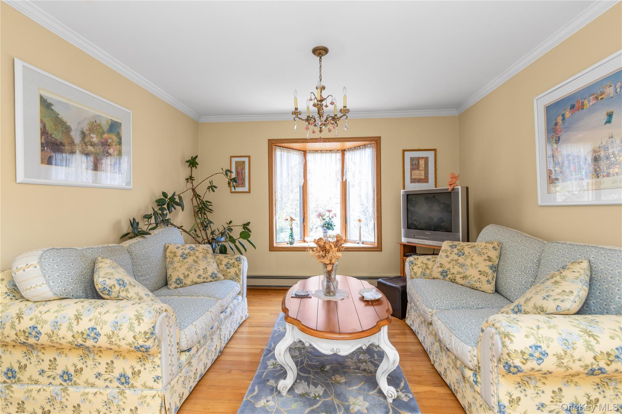 #13 photo, 2 Coolidge Avenue, Glen Head , NY 11545