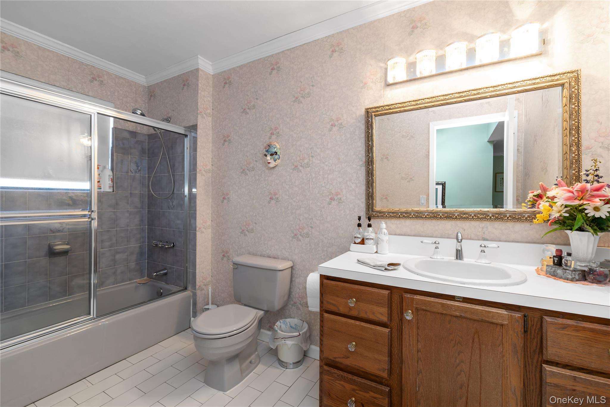 #20 photo, 2 Coolidge Avenue, Glen Head , NY 11545