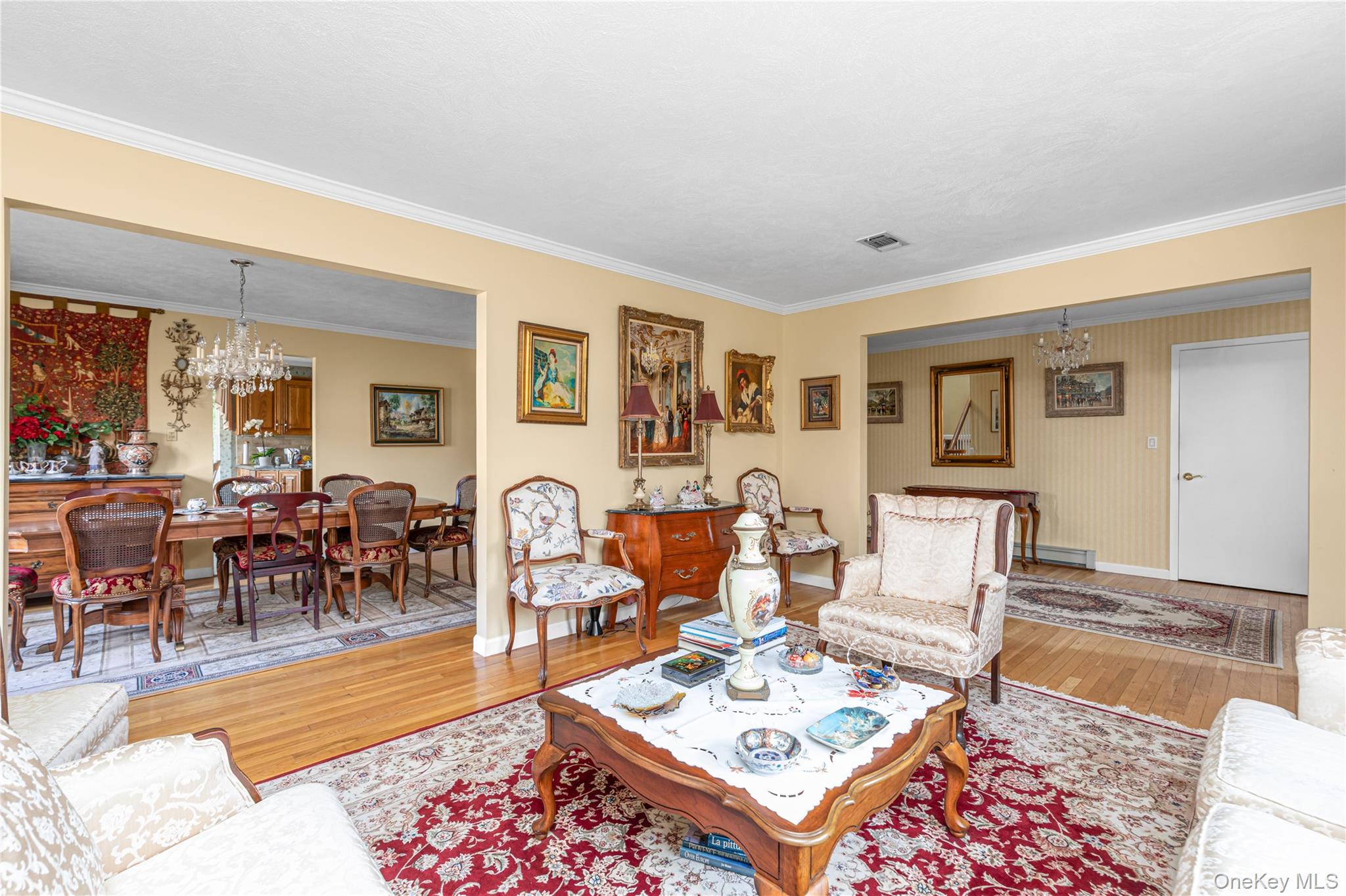 #5 photo, 2 Coolidge Avenue, Glen Head , NY 11545