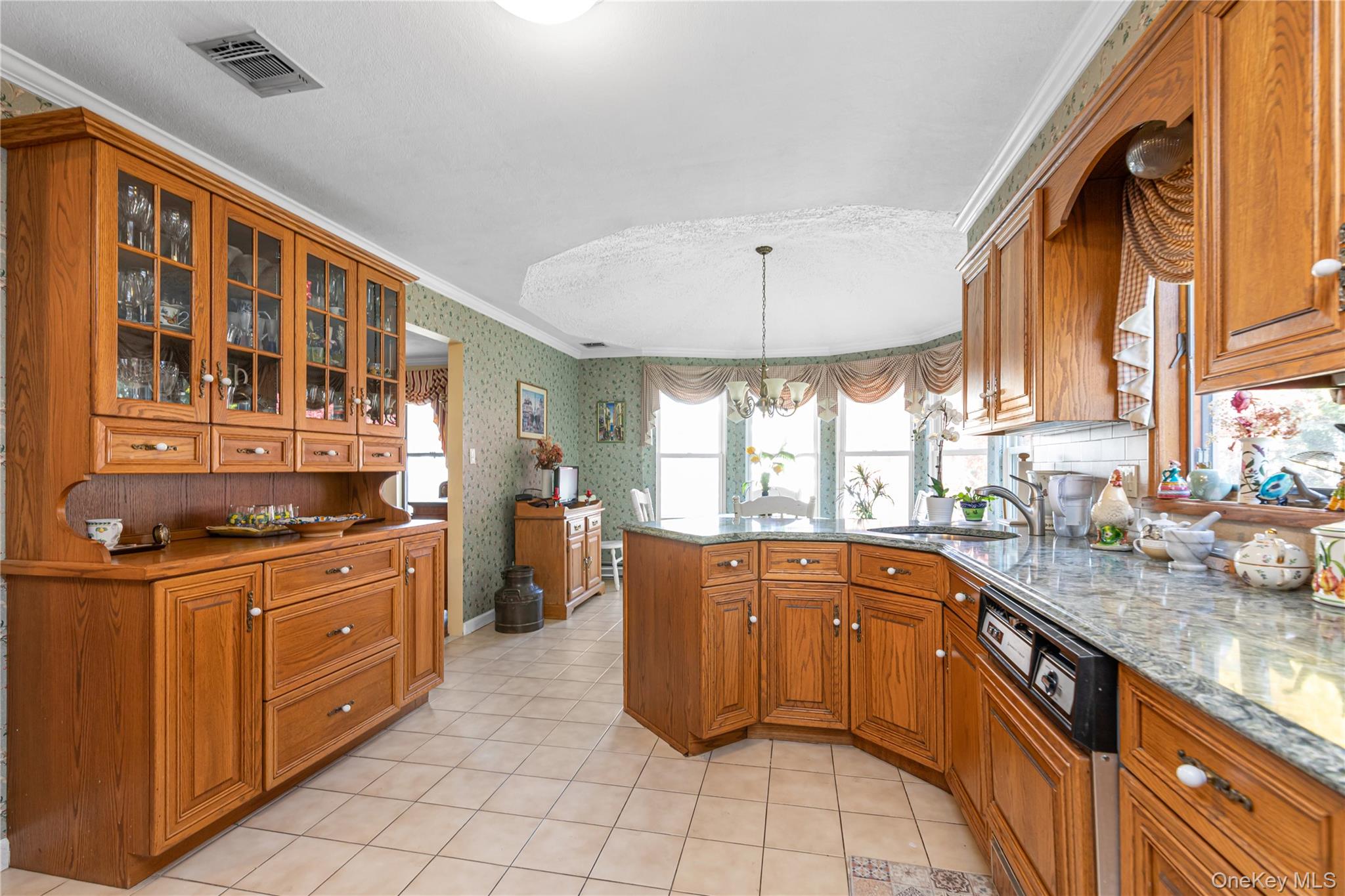 #9 photo, 2 Coolidge Avenue, Glen Head , NY 11545