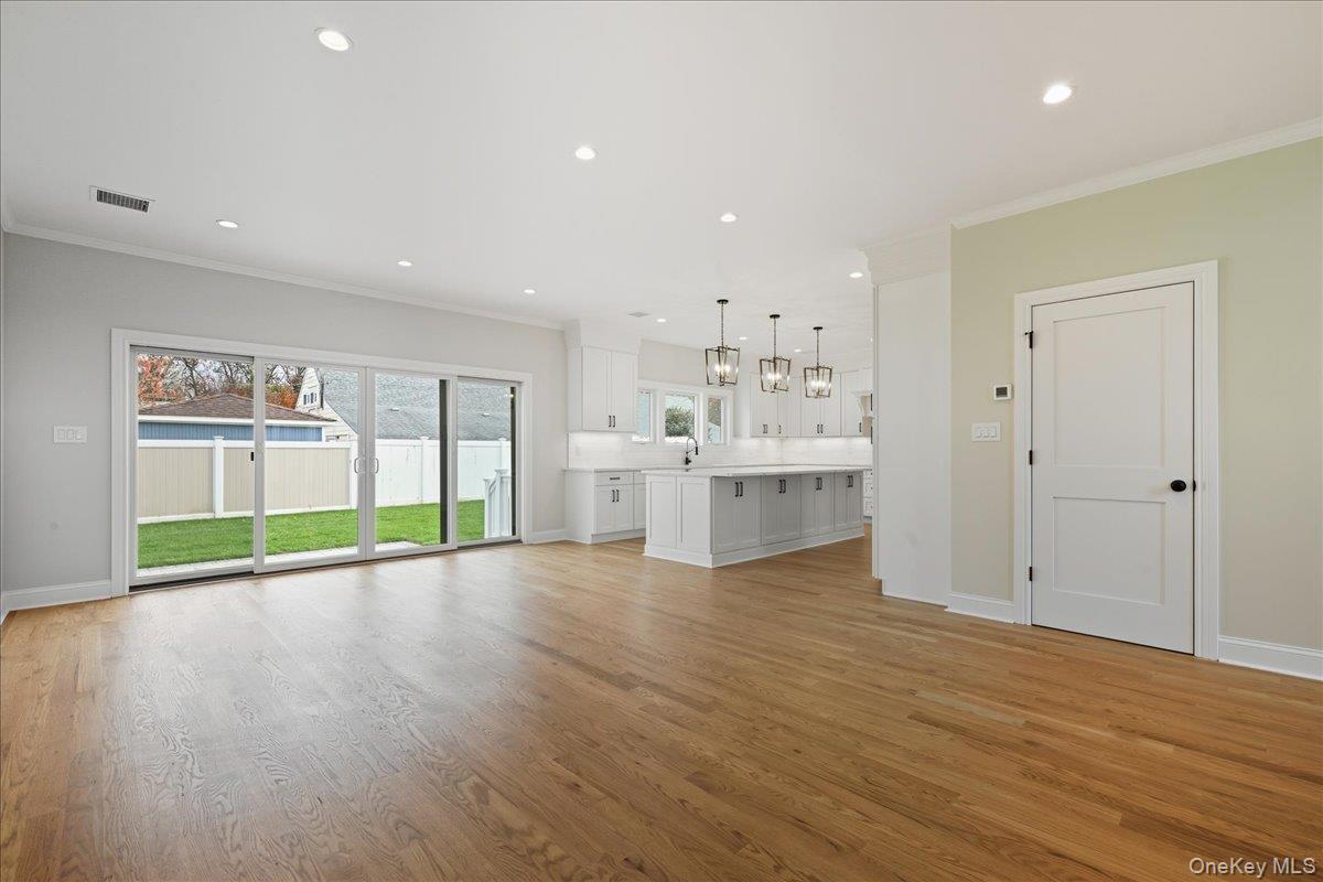 #11 photo, 39 Cobalt Lane, Westbury , NY 11590