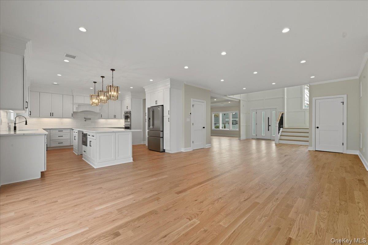 #14 photo, 39 Cobalt Lane, Westbury , NY 11590