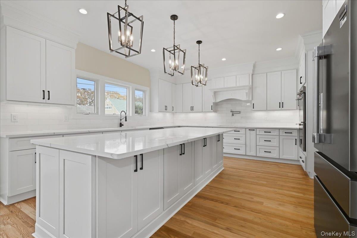 #15 photo, 39 Cobalt Lane, Westbury , NY 11590