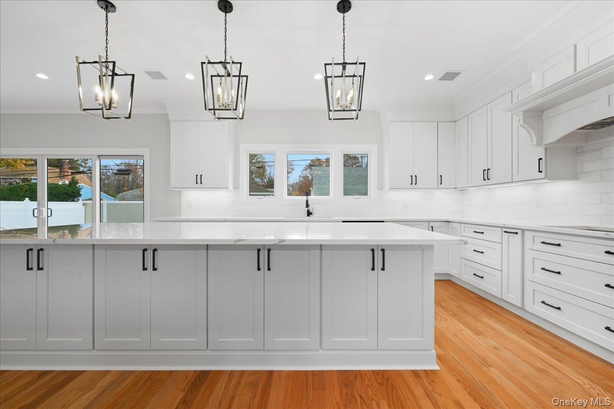 #17 photo, 39 Cobalt Lane, Westbury , NY 11590