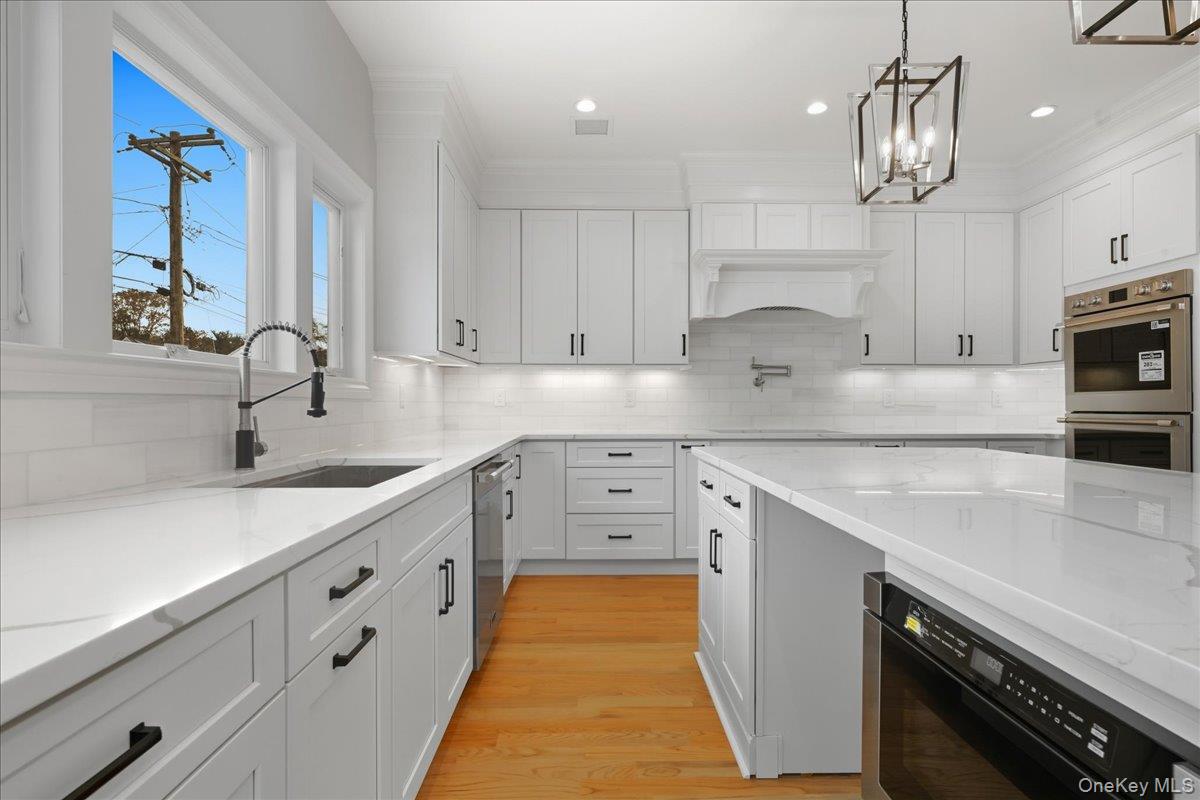 #20 photo, 39 Cobalt Lane, Westbury , NY 11590