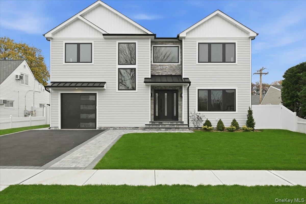 #3 photo, 39 Cobalt Lane, Westbury , NY 11590