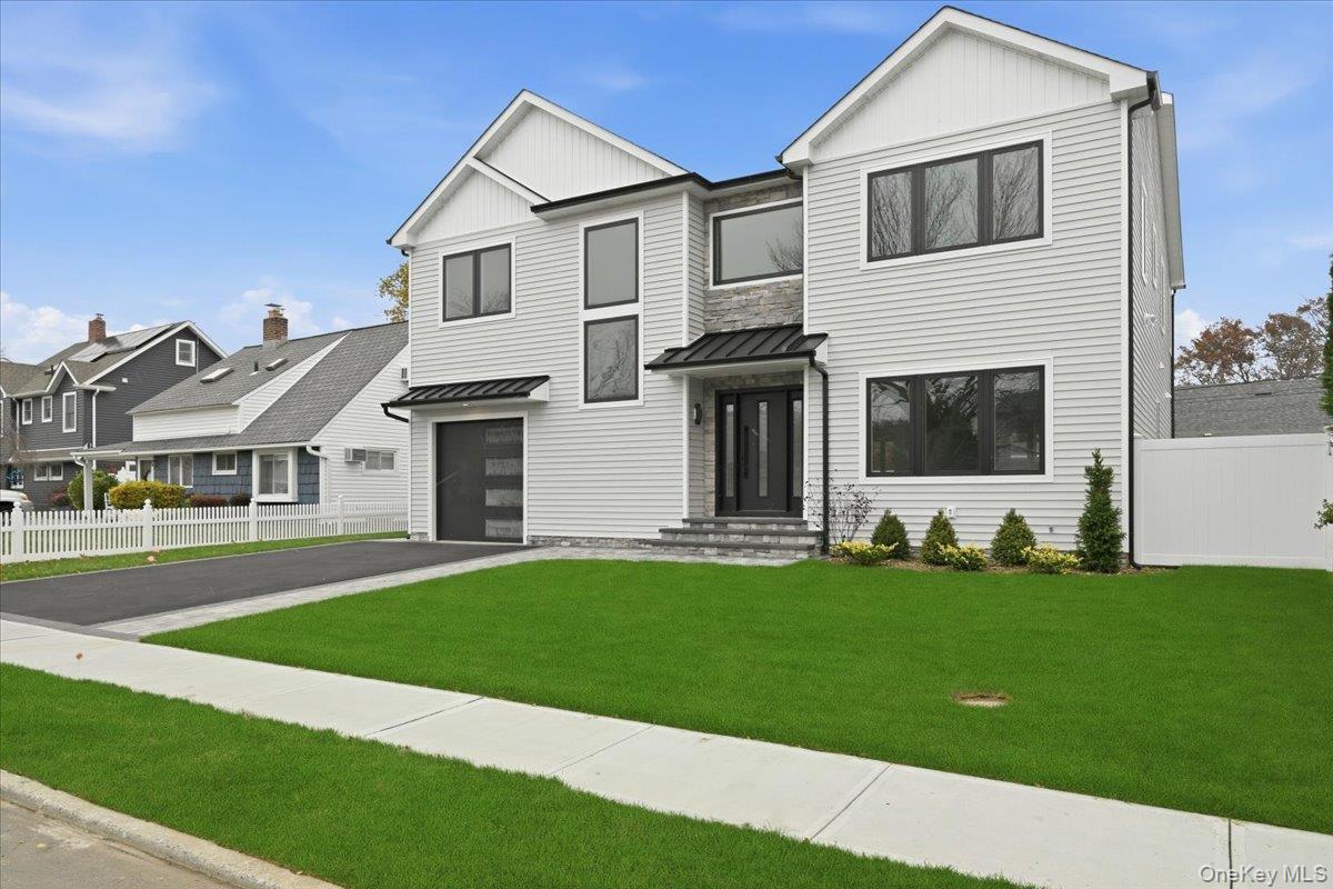 #4 photo, 39 Cobalt Lane, Westbury , NY 11590